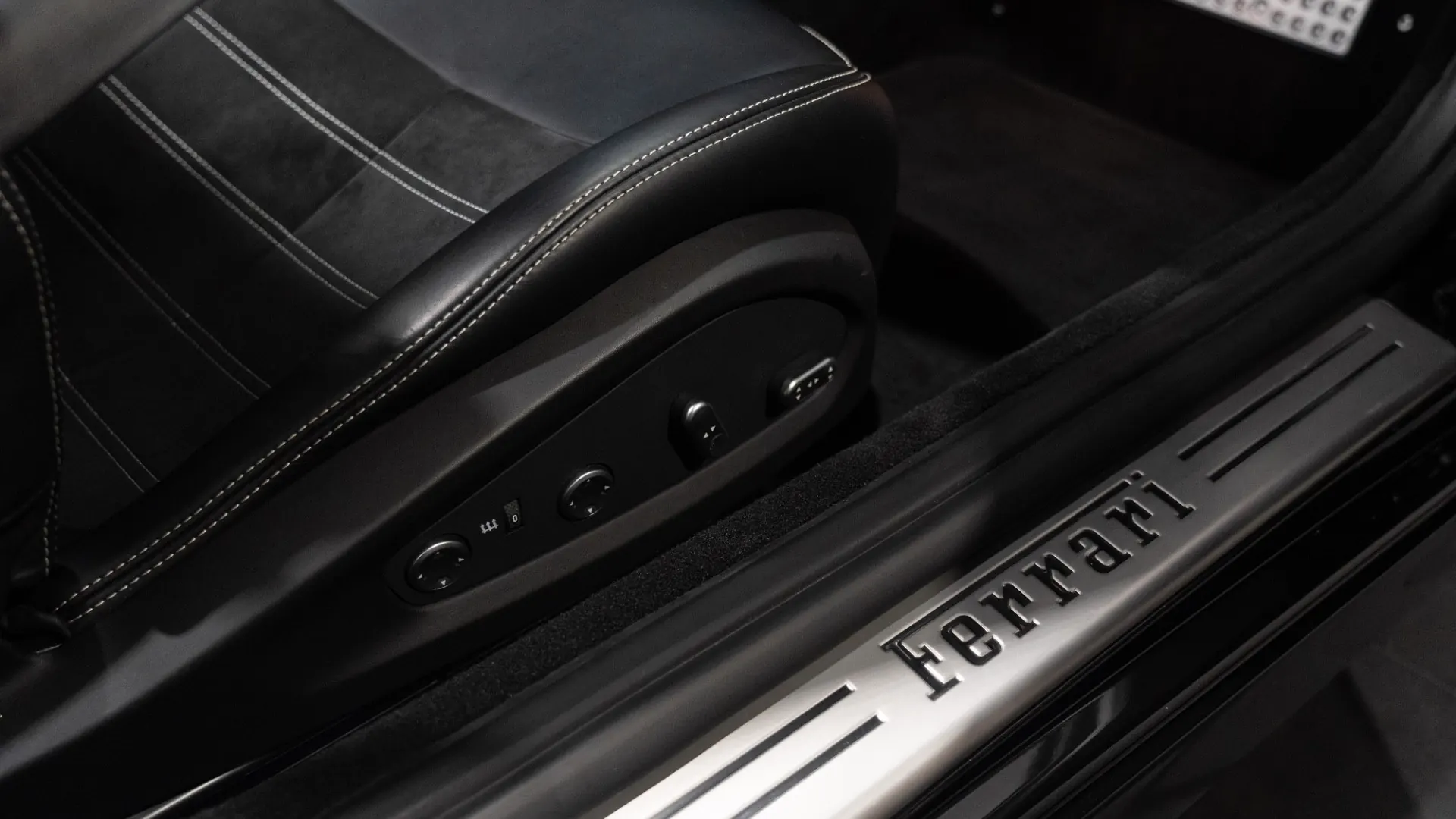 Ferrari California — photo 16