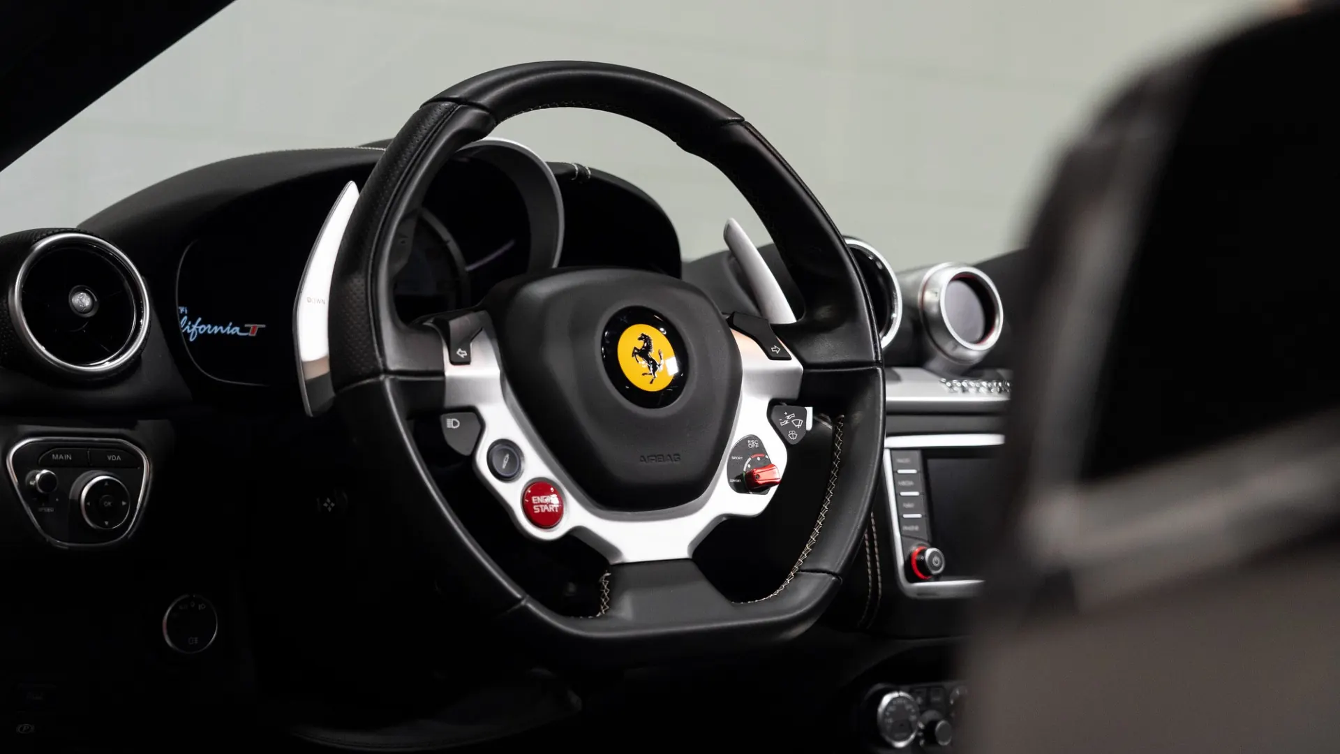 Ferrari California — photo 23