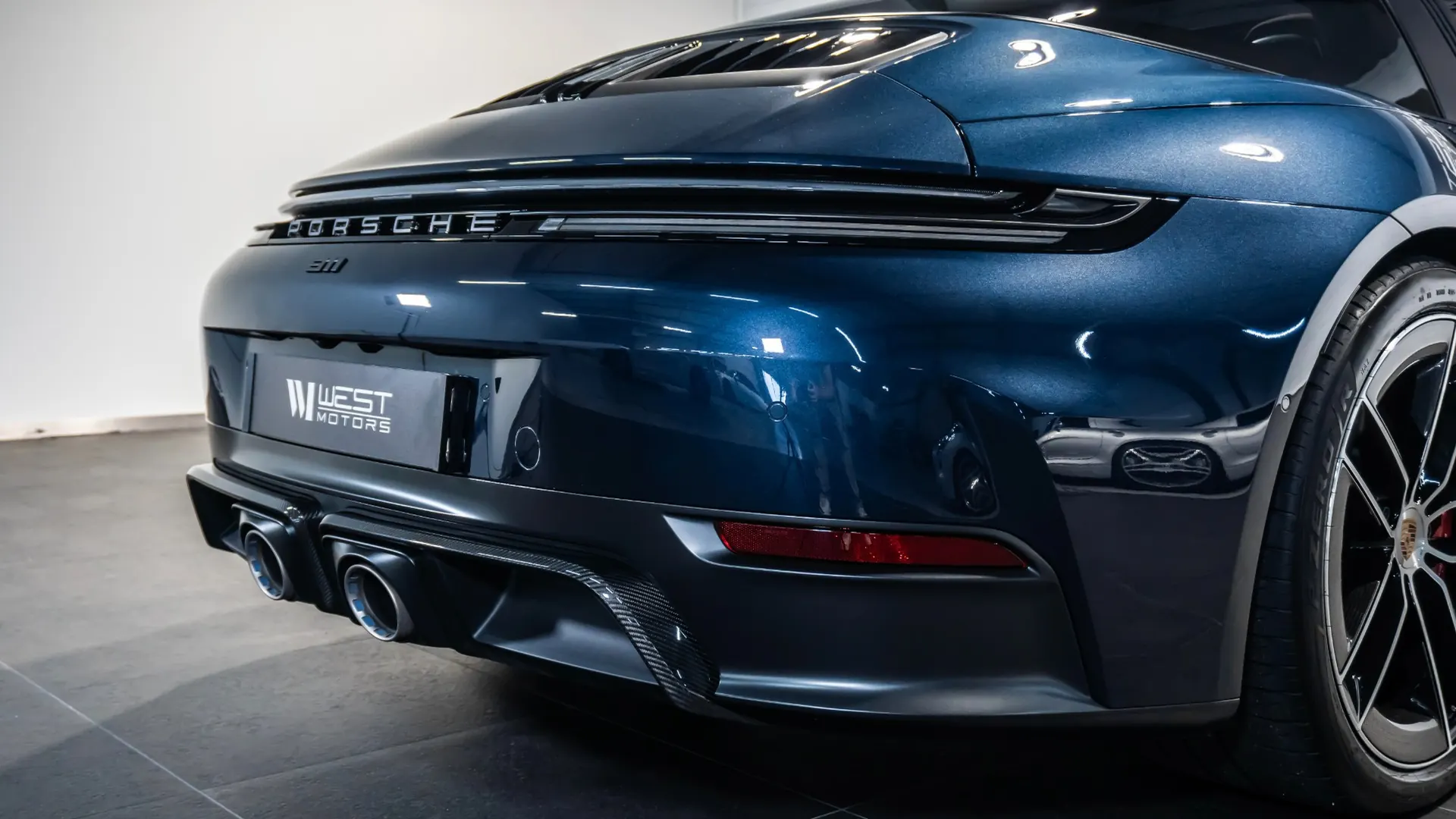 Porsche 911 — photo 7