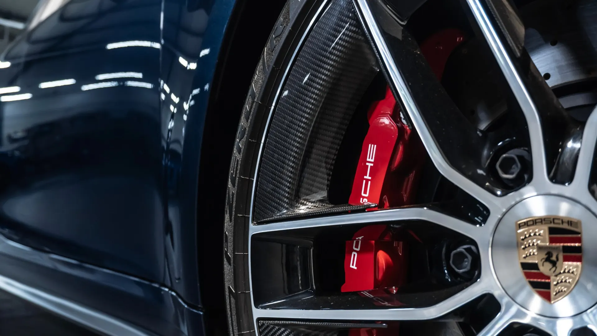 Porsche 911 — photo 13