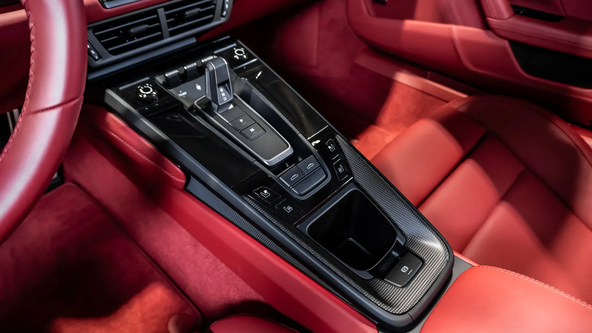 Porsche 911 — photo 28