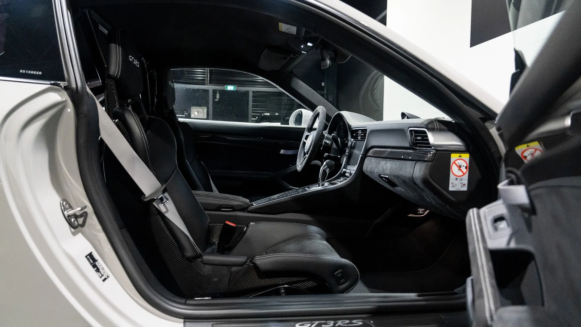 Porsche 911 — photo 9