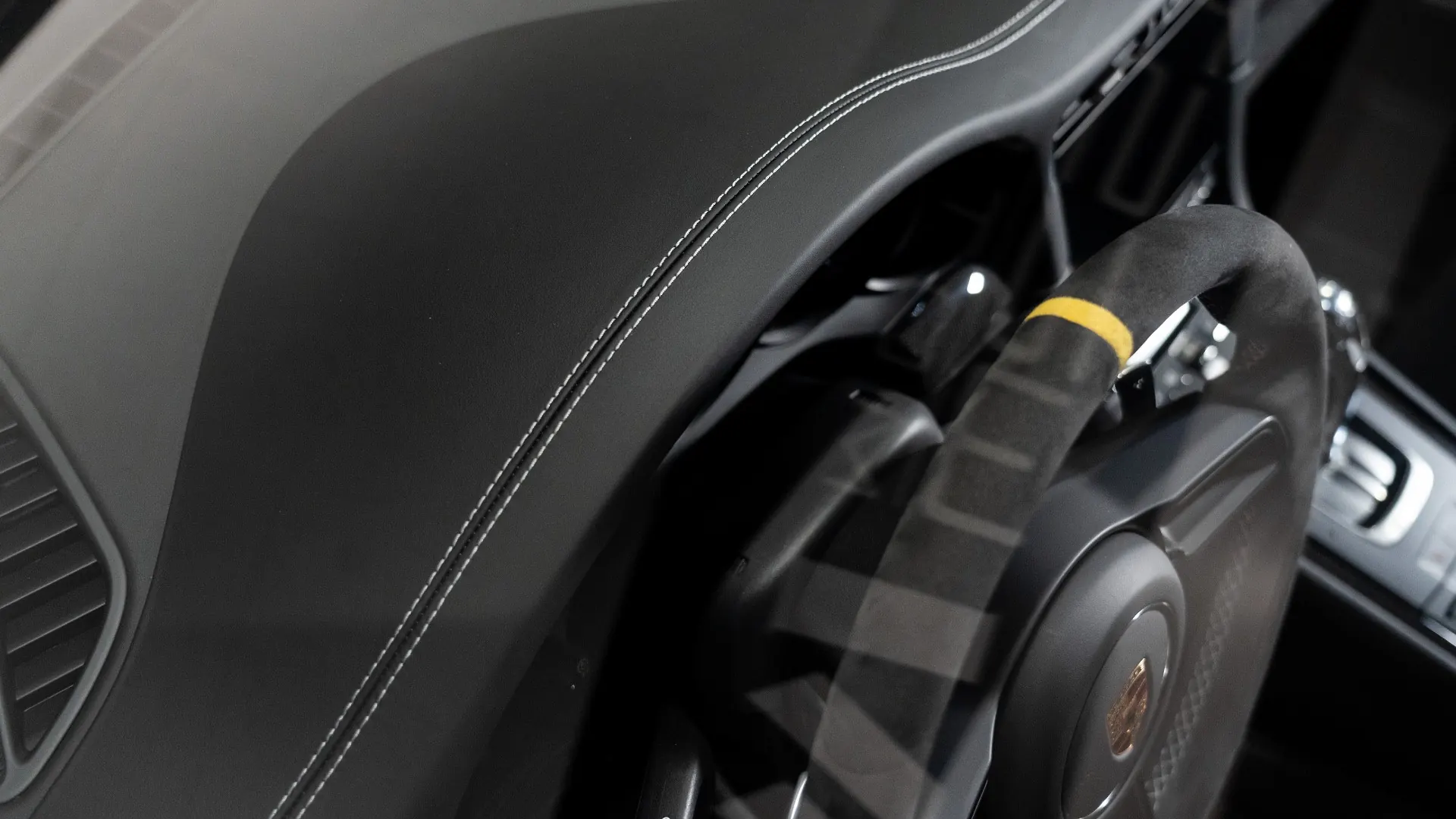 Porsche 911 — photo 21