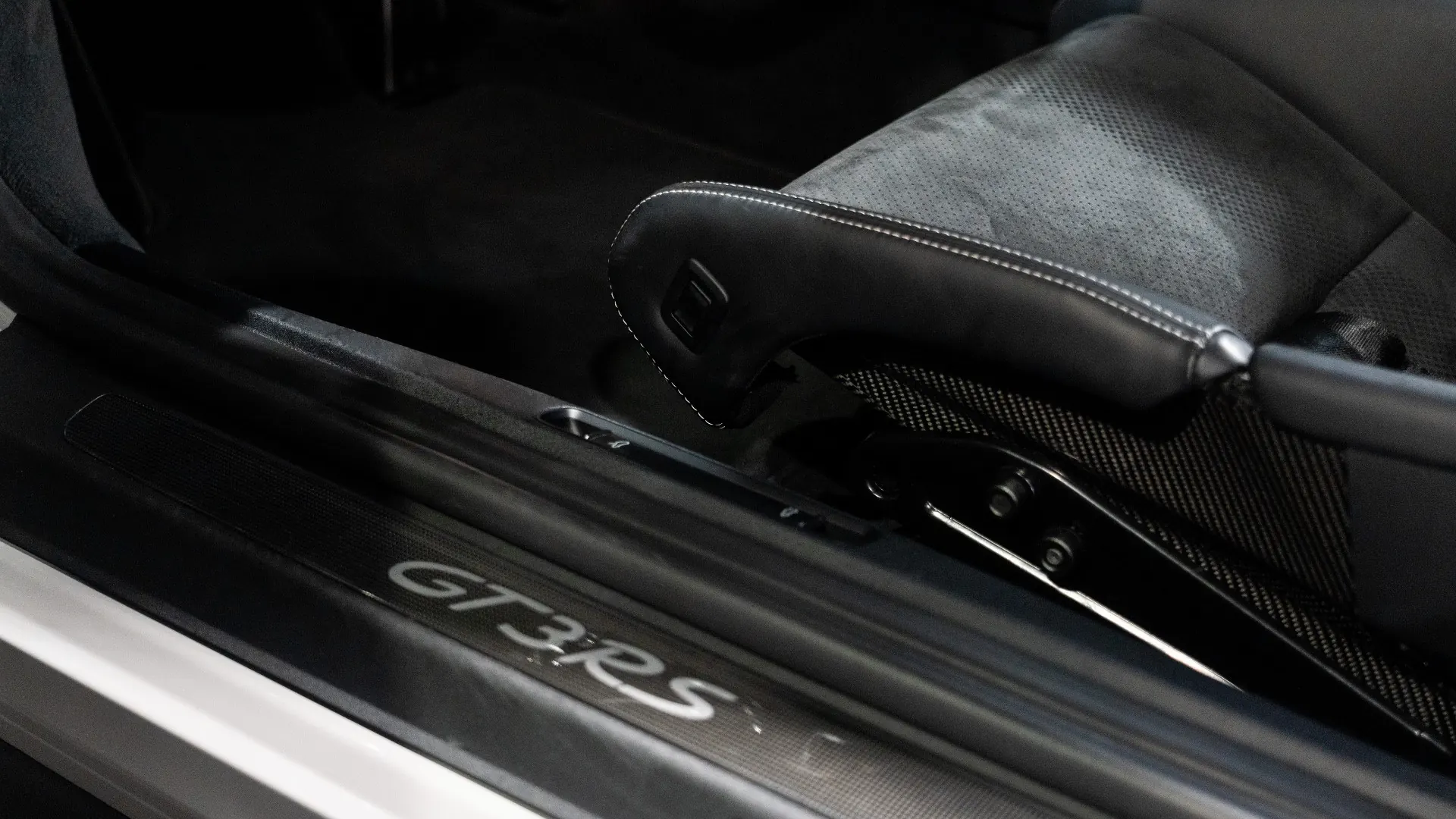 Porsche 911 — photo 14