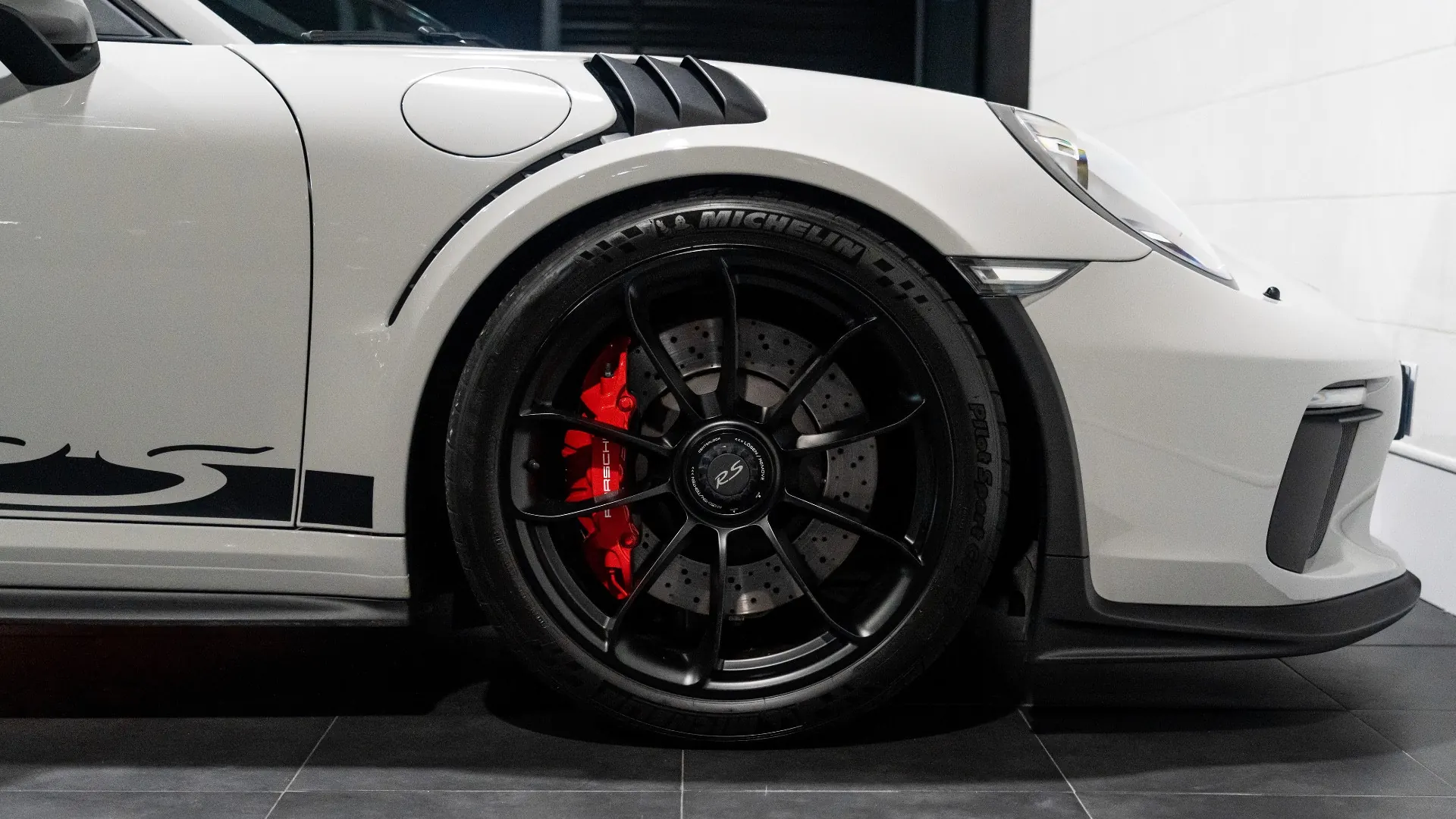 Porsche 911 — photo 7