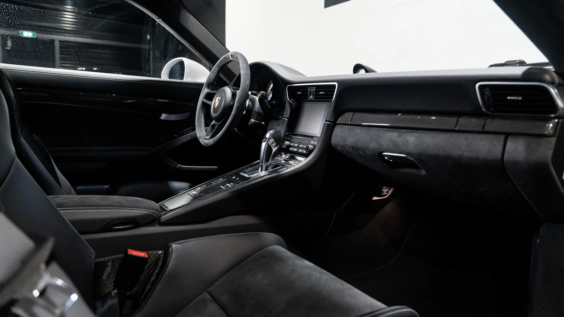 Porsche 911 — photo 16