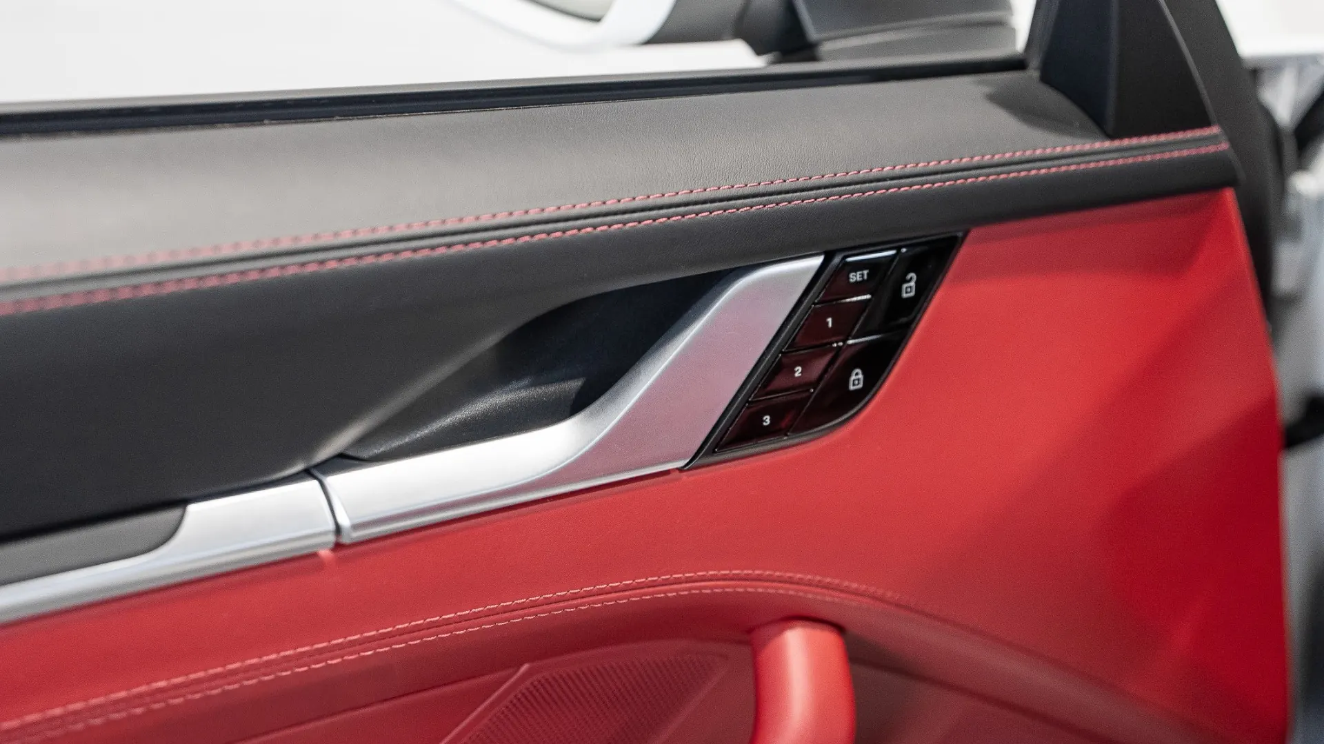 Porsche 911 — photo 17
