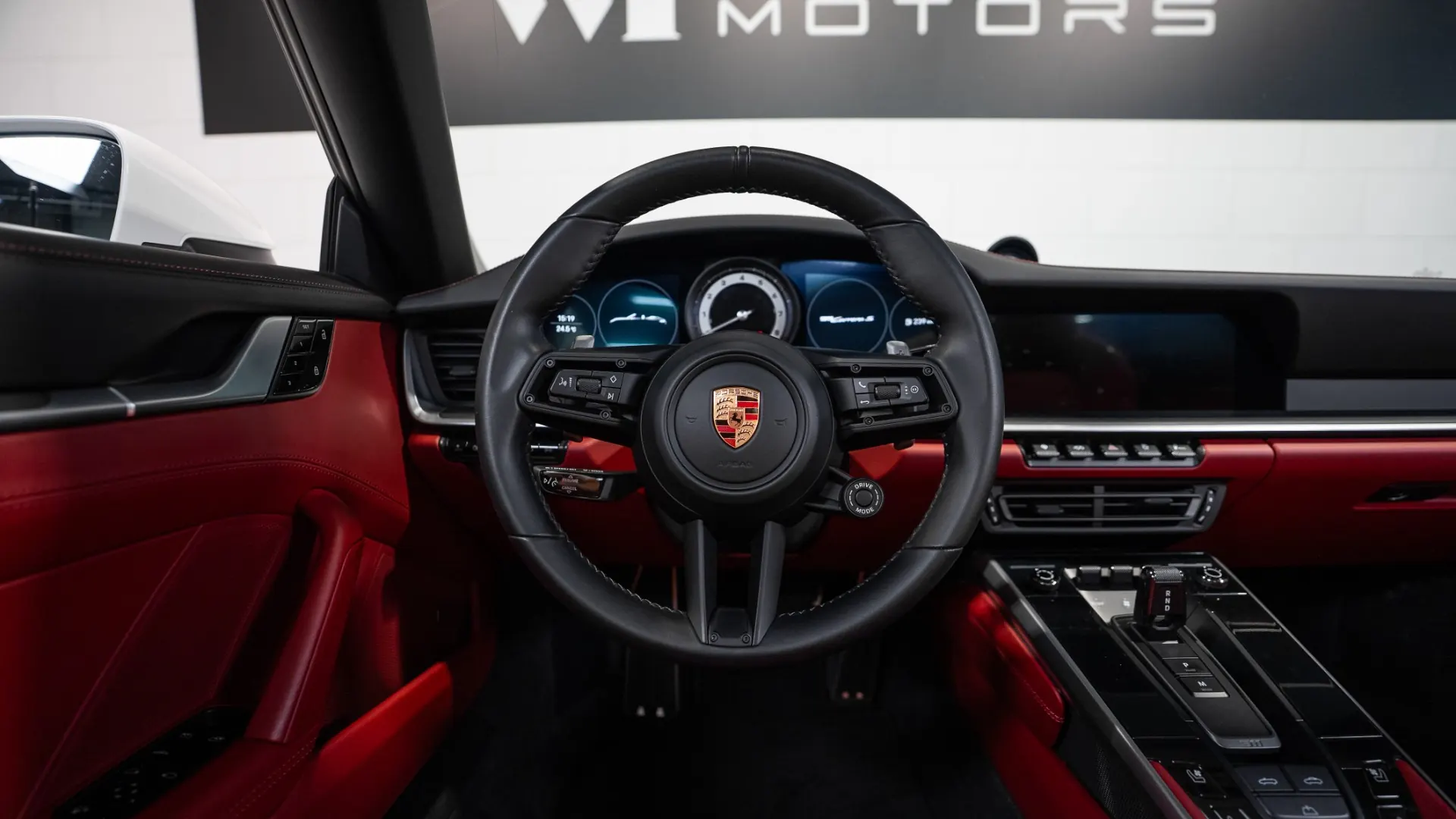 Porsche 911 — photo 19