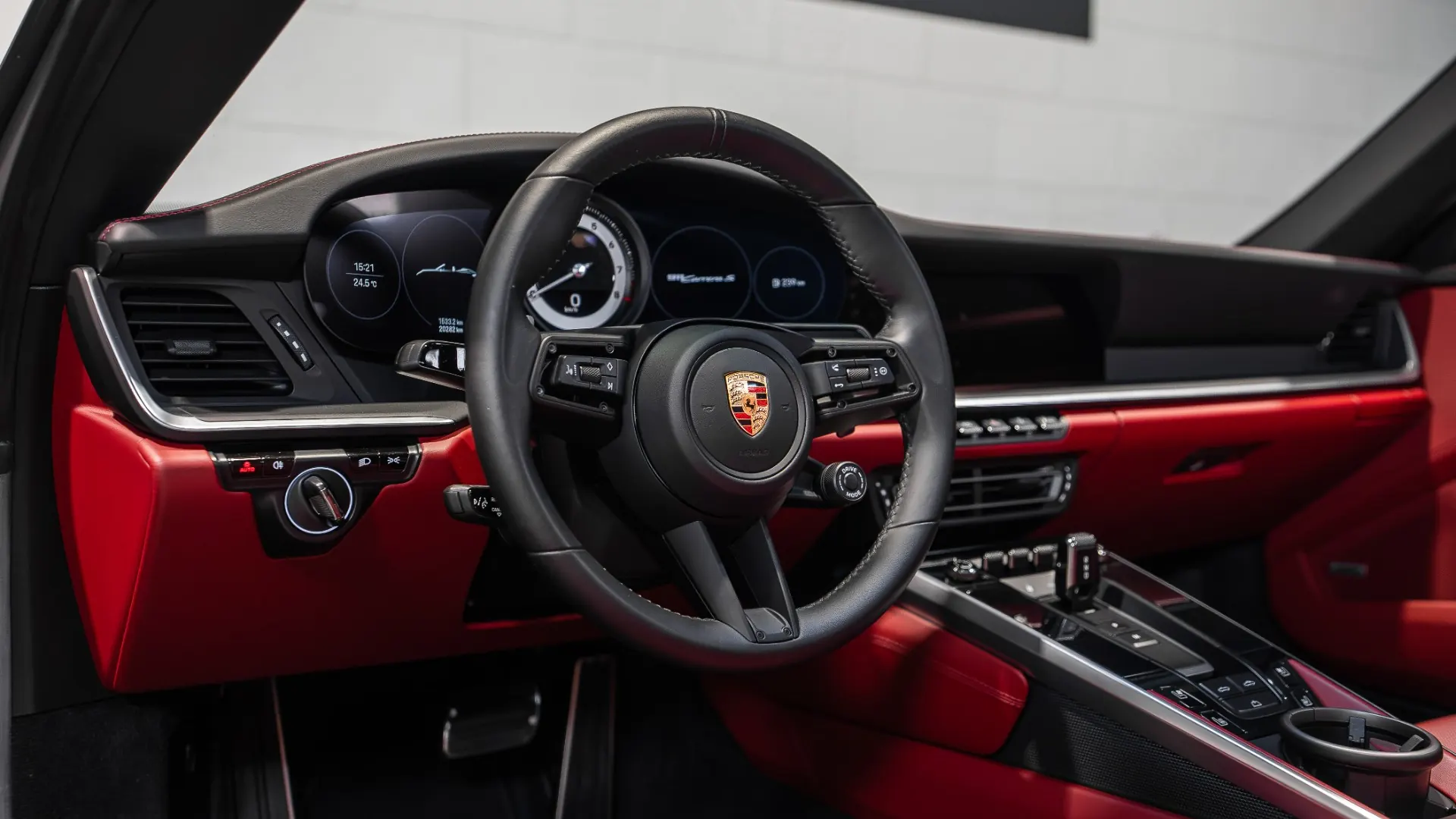 Porsche 911 — photo 21