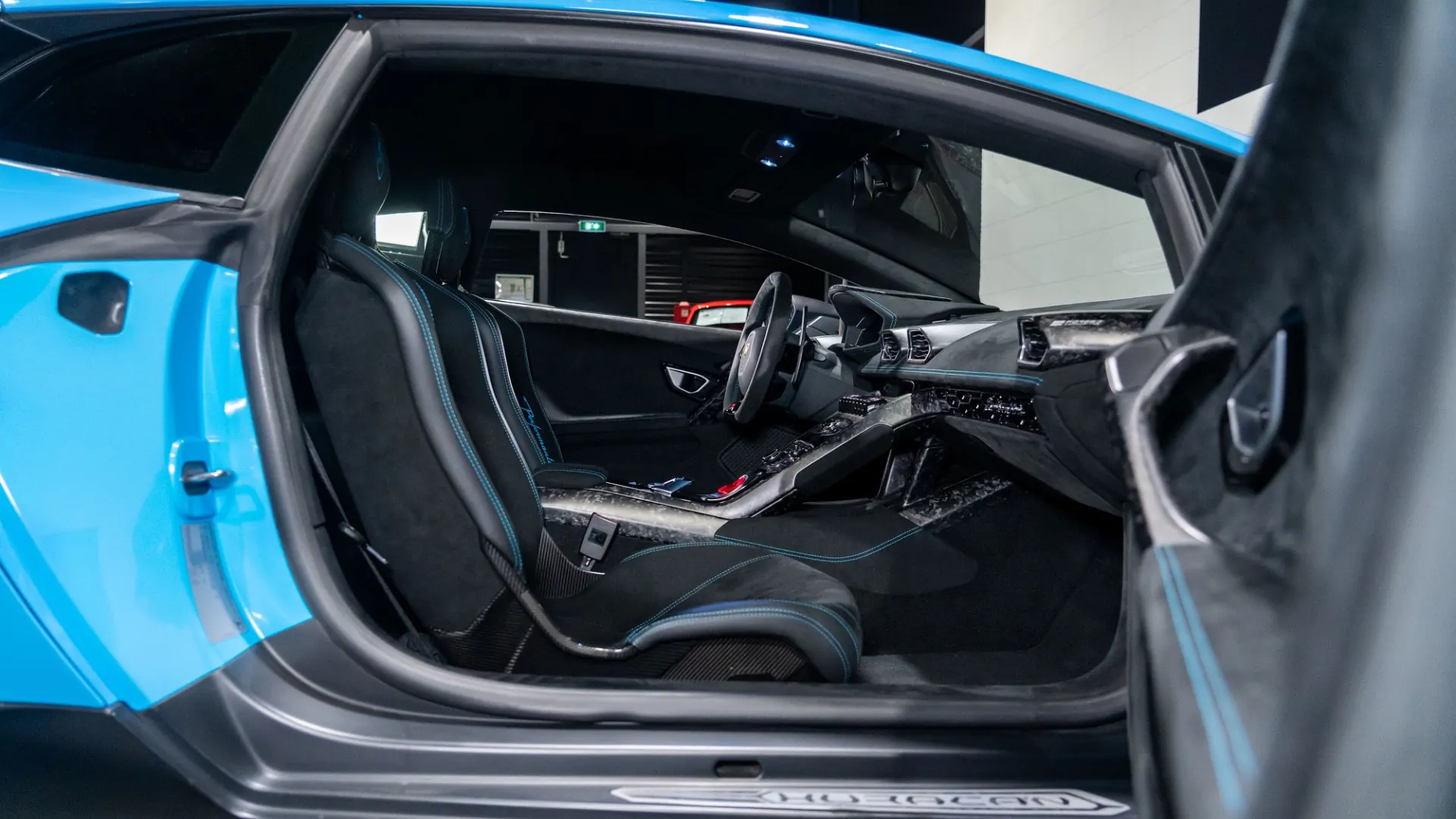 Lamborghini Huracan — photo 11