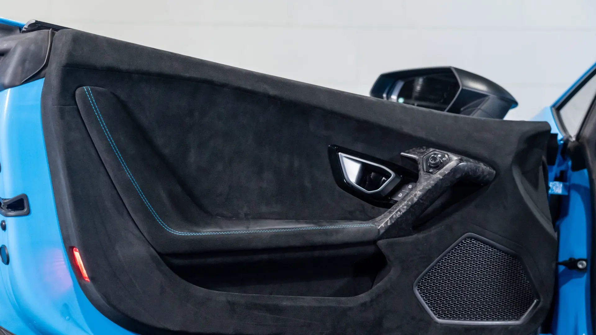 Lamborghini Huracan — photo 28