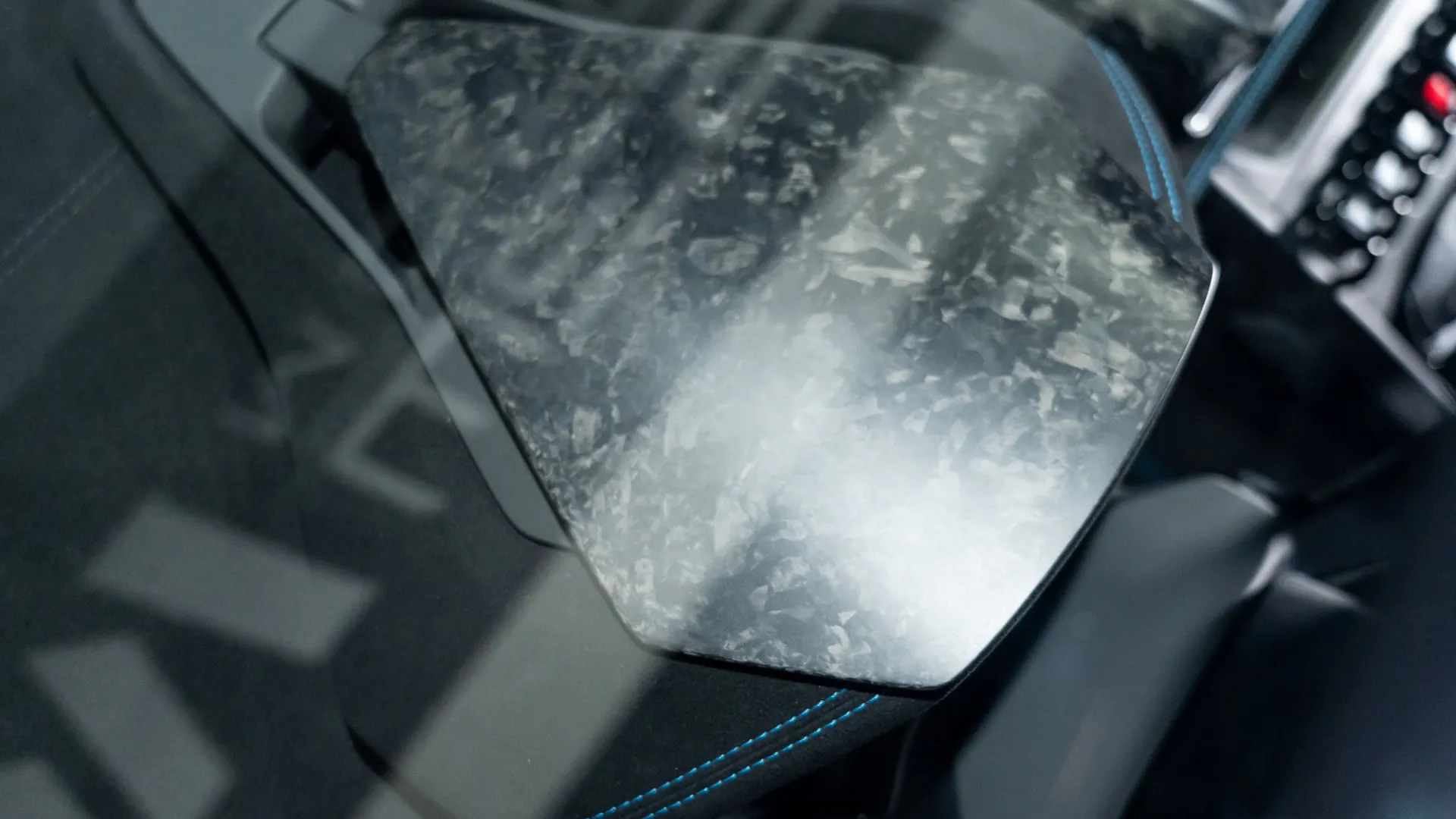 Lamborghini Huracan — photo 23