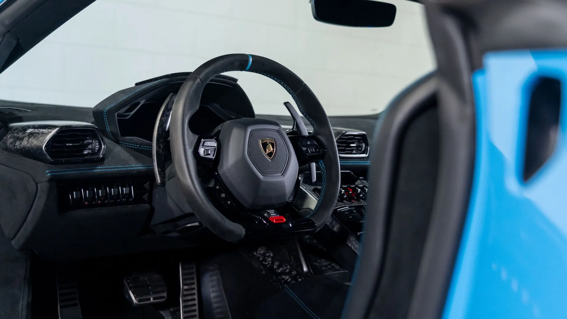 Lamborghini Huracan — photo 29
