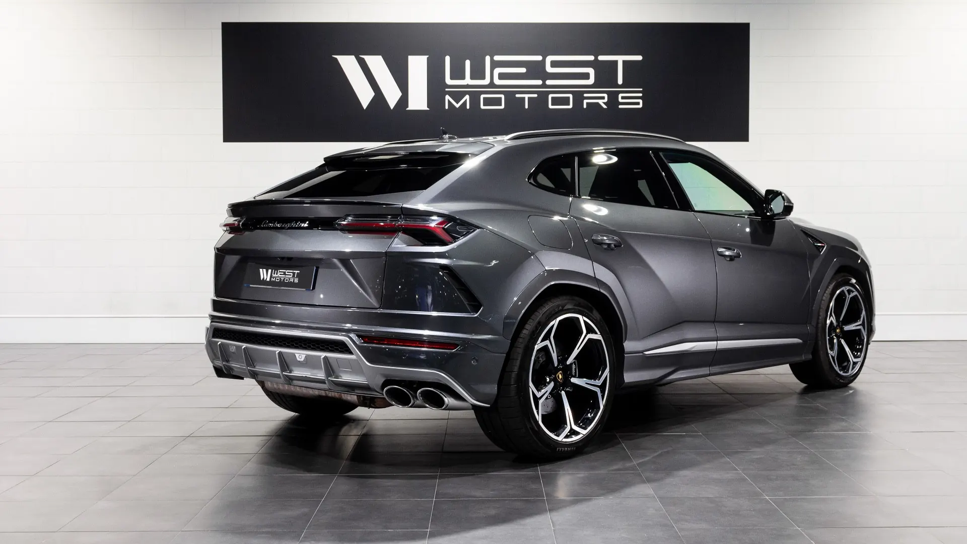 Lamborghini Urus — photo 4