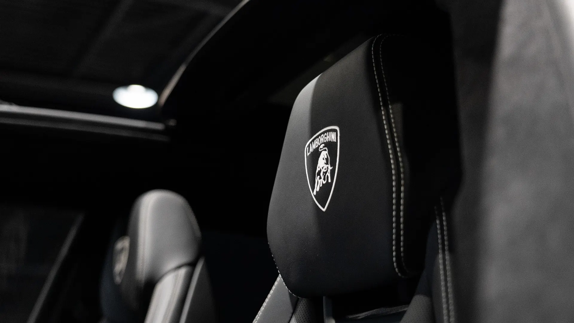 Lamborghini Urus — photo 12