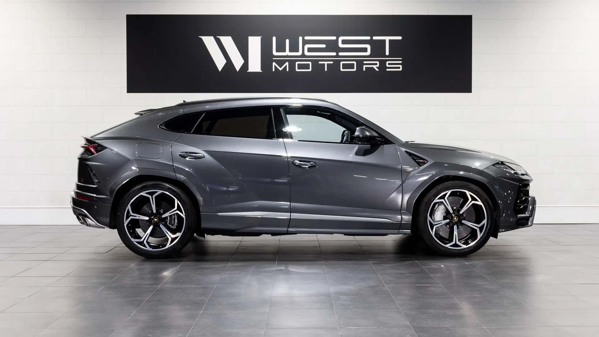 Lamborghini Urus — photo 3