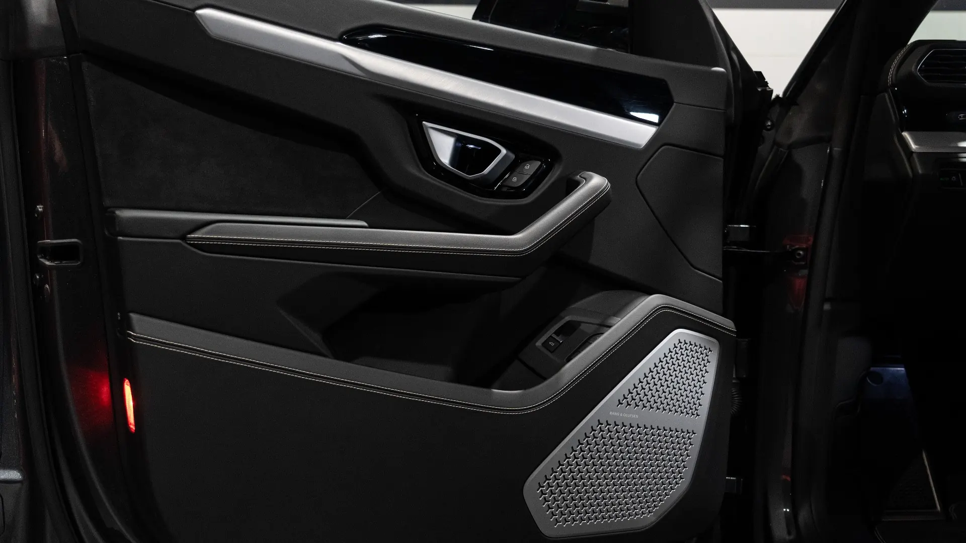 Lamborghini Urus — photo 15