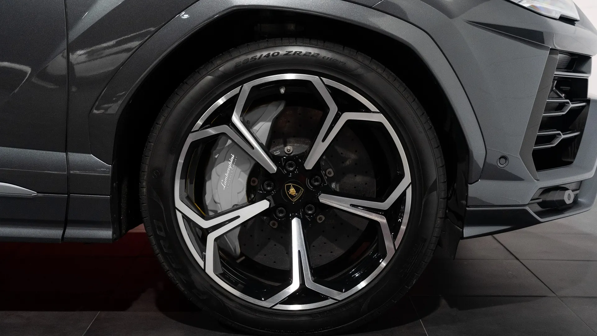 Lamborghini Urus — photo 6