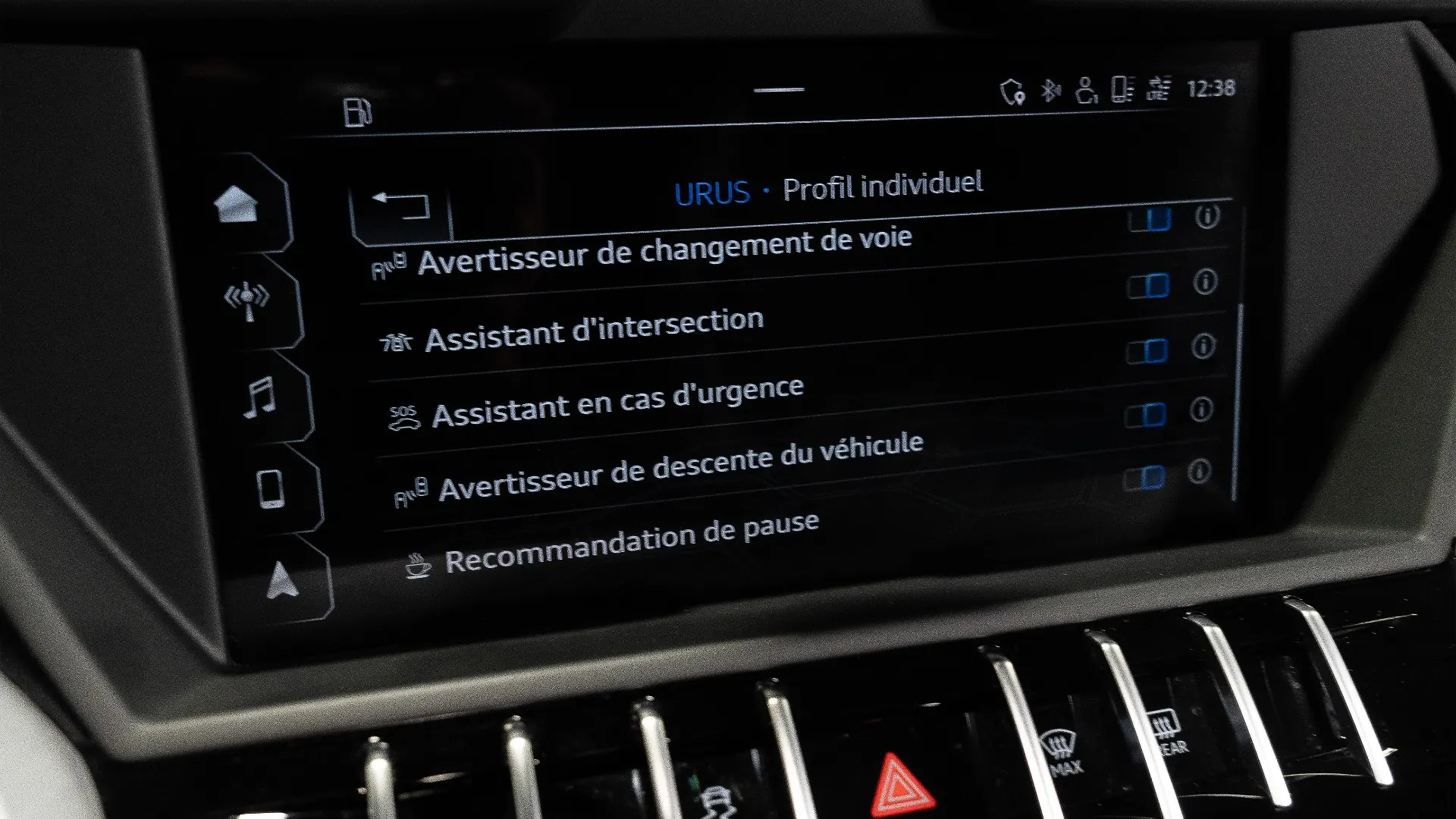 Lamborghini Urus — photo 30