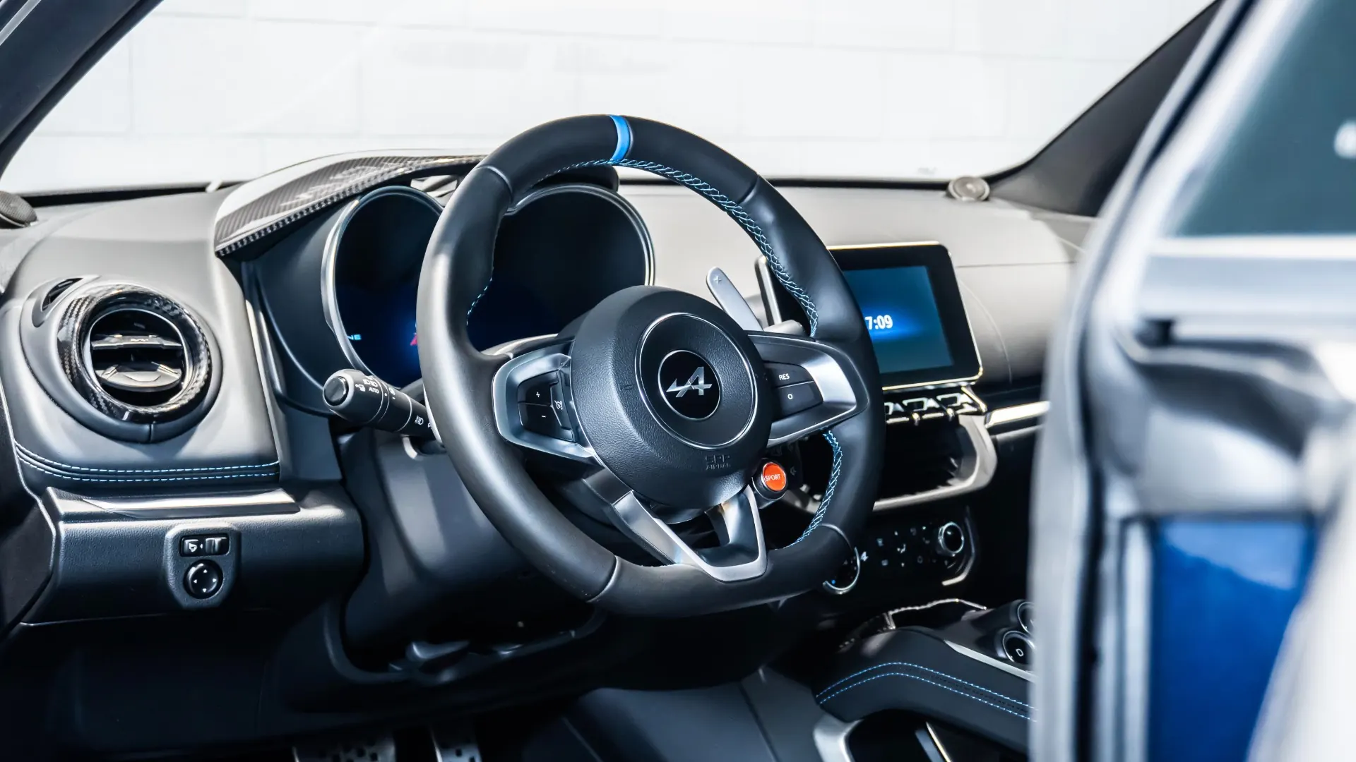 Alpine A110 — photo 16