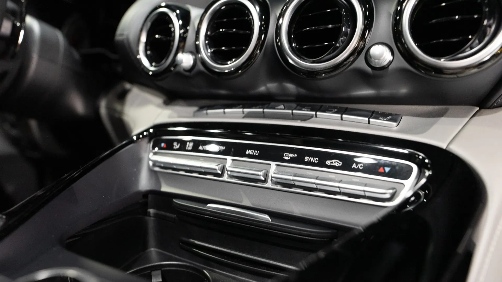 Mercedes-Benz AMG GT — photo 24