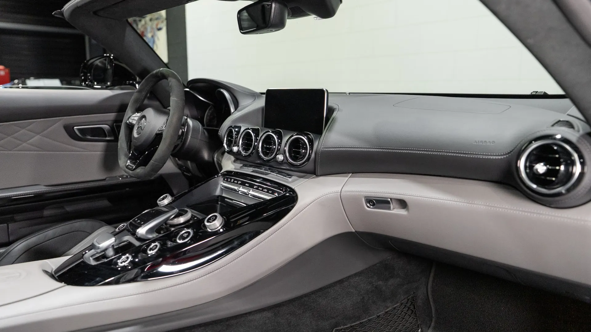 Mercedes-Benz AMG GT — photo 16