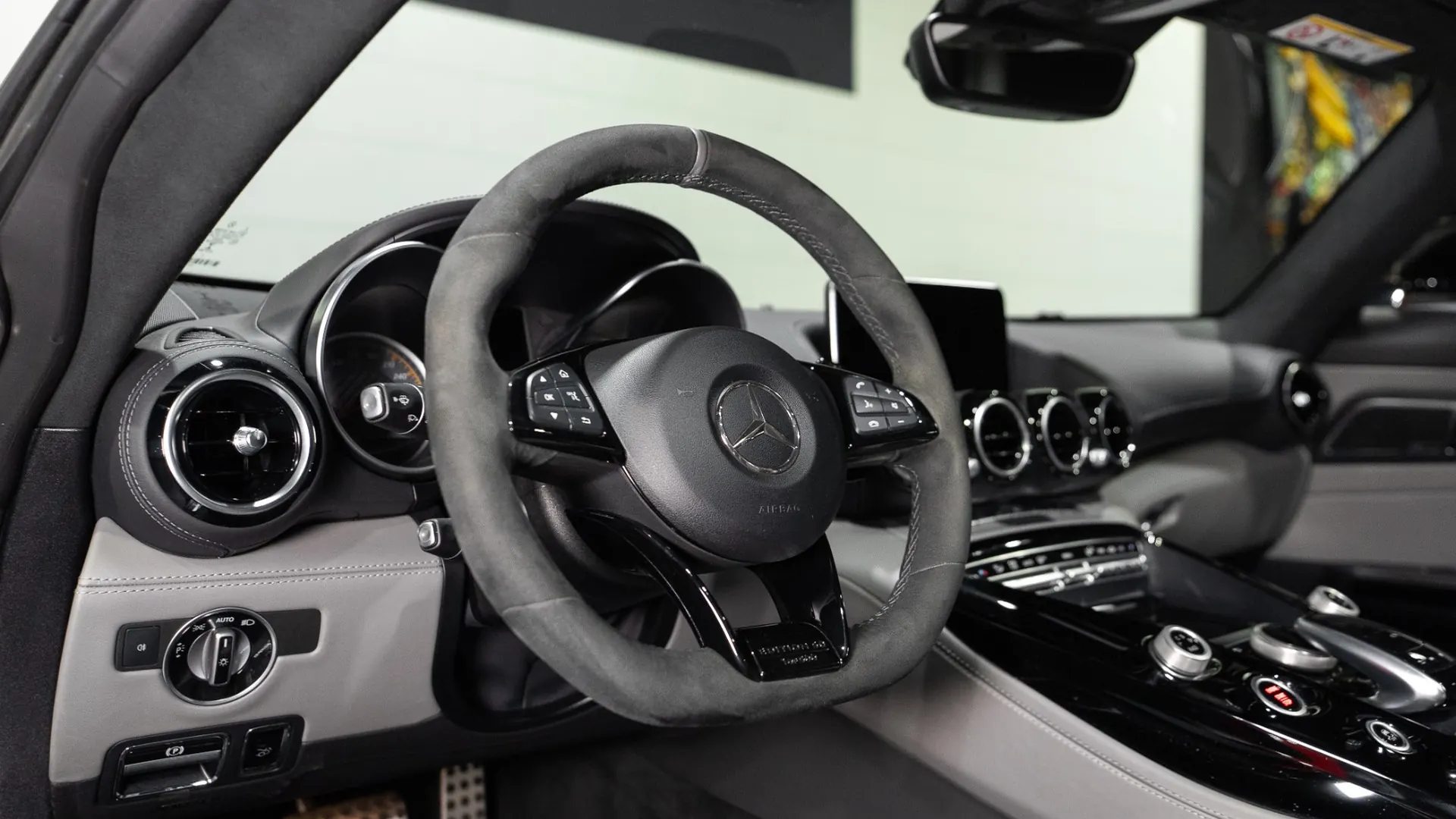 Mercedes-Benz AMG GT — photo 22