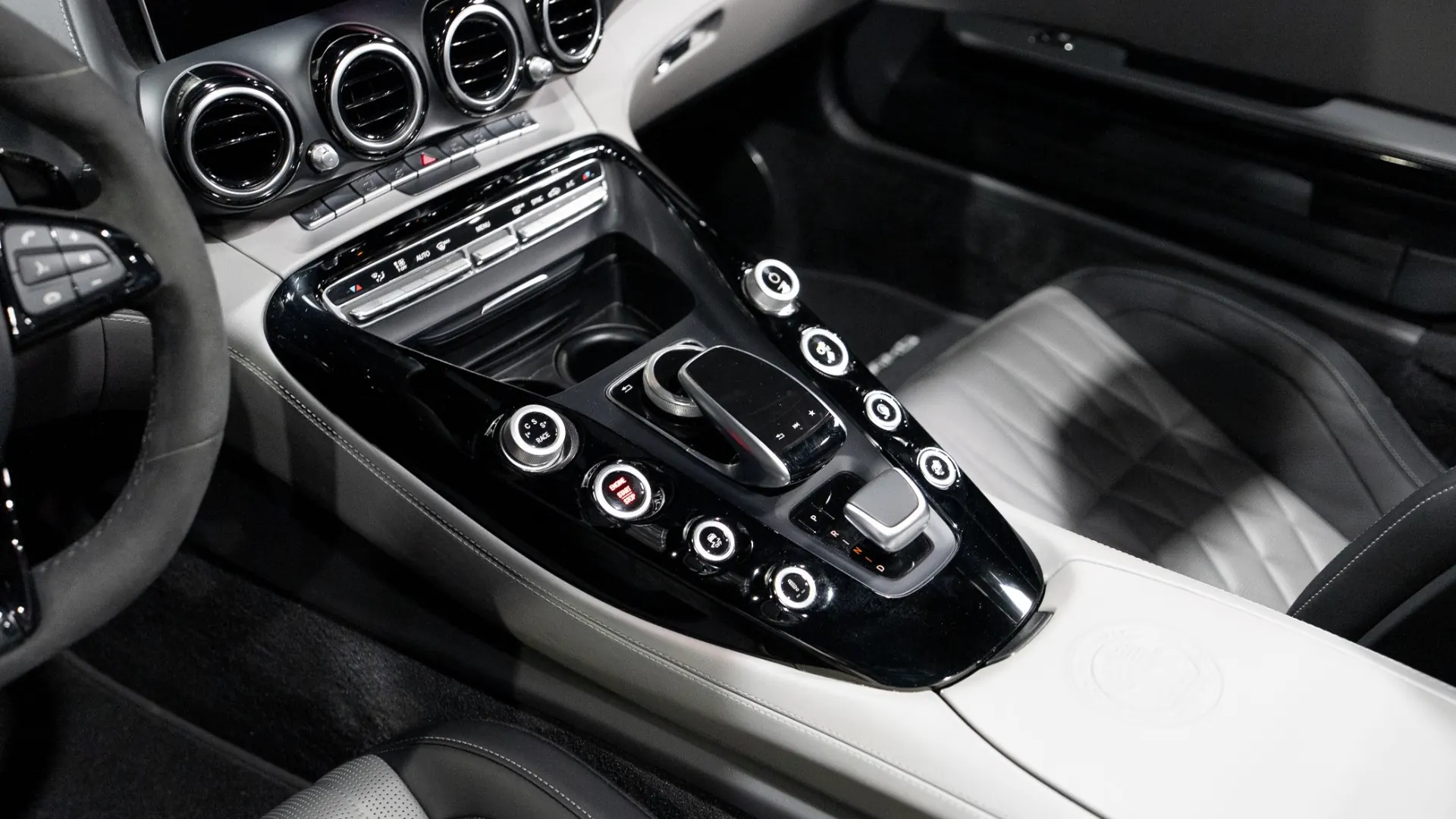 Mercedes-Benz AMG GT — photo 26