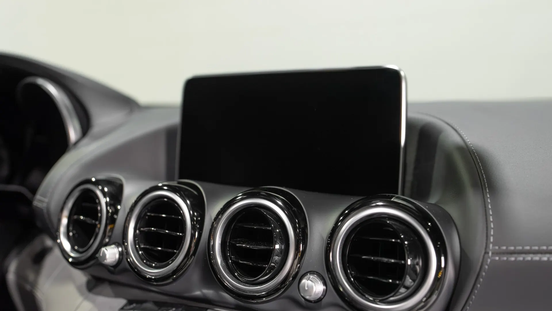 Mercedes-Benz AMG GT — photo 18