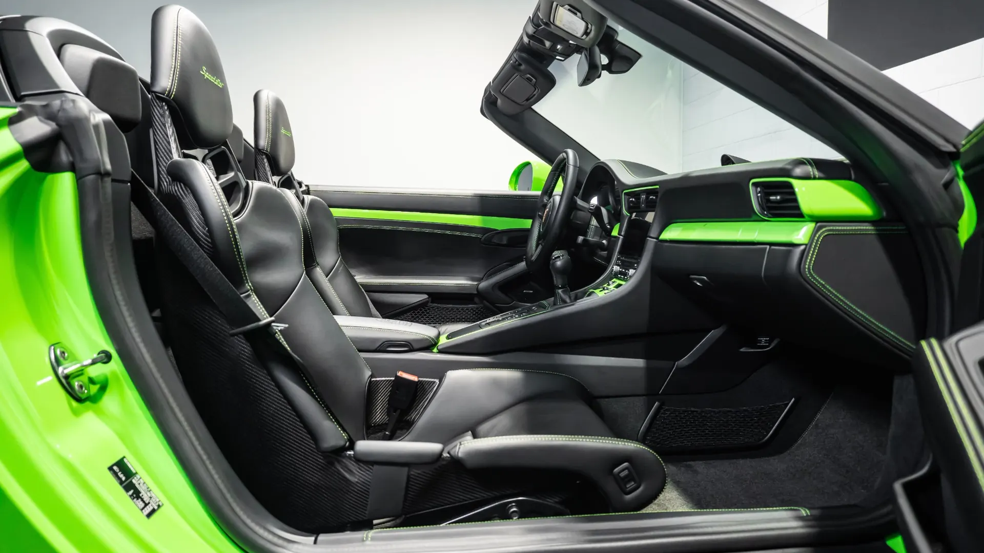 Porsche 911 — photo 11