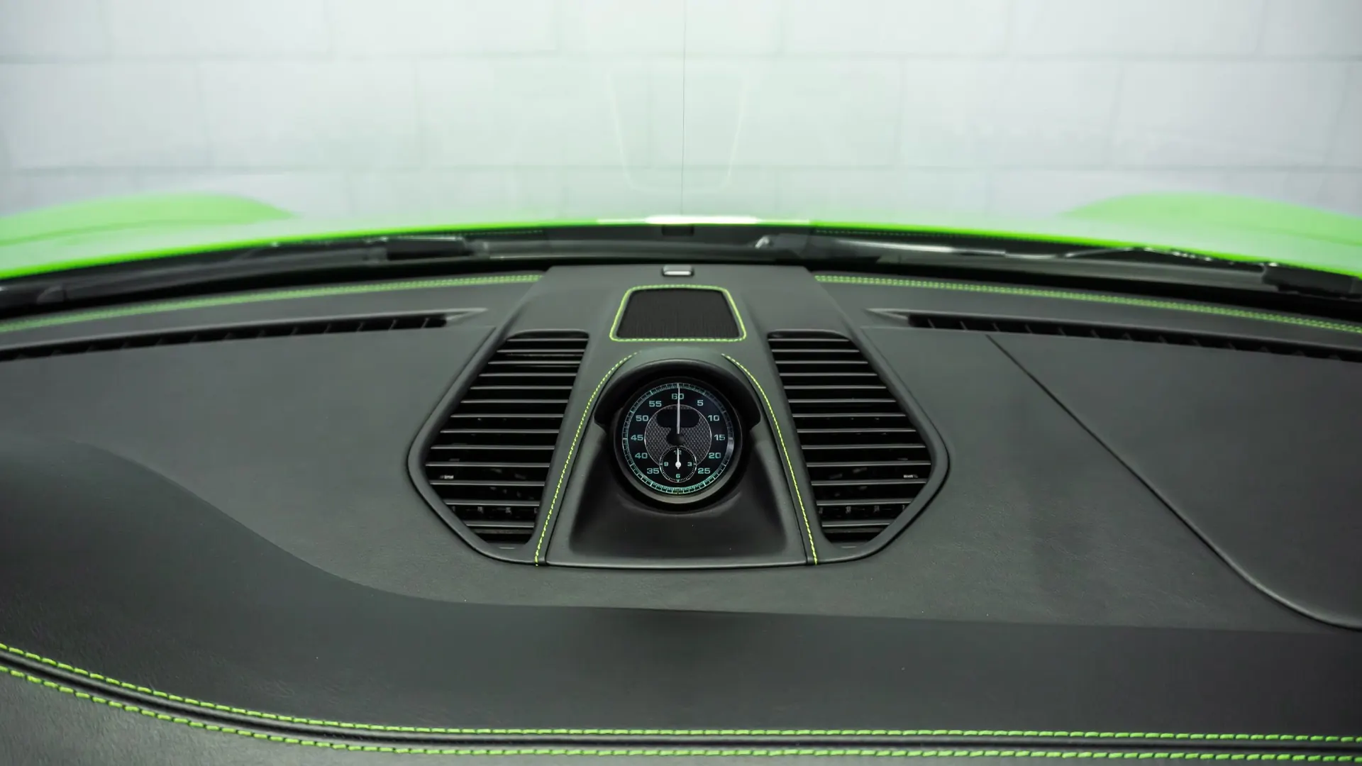 Porsche 911 — photo 21