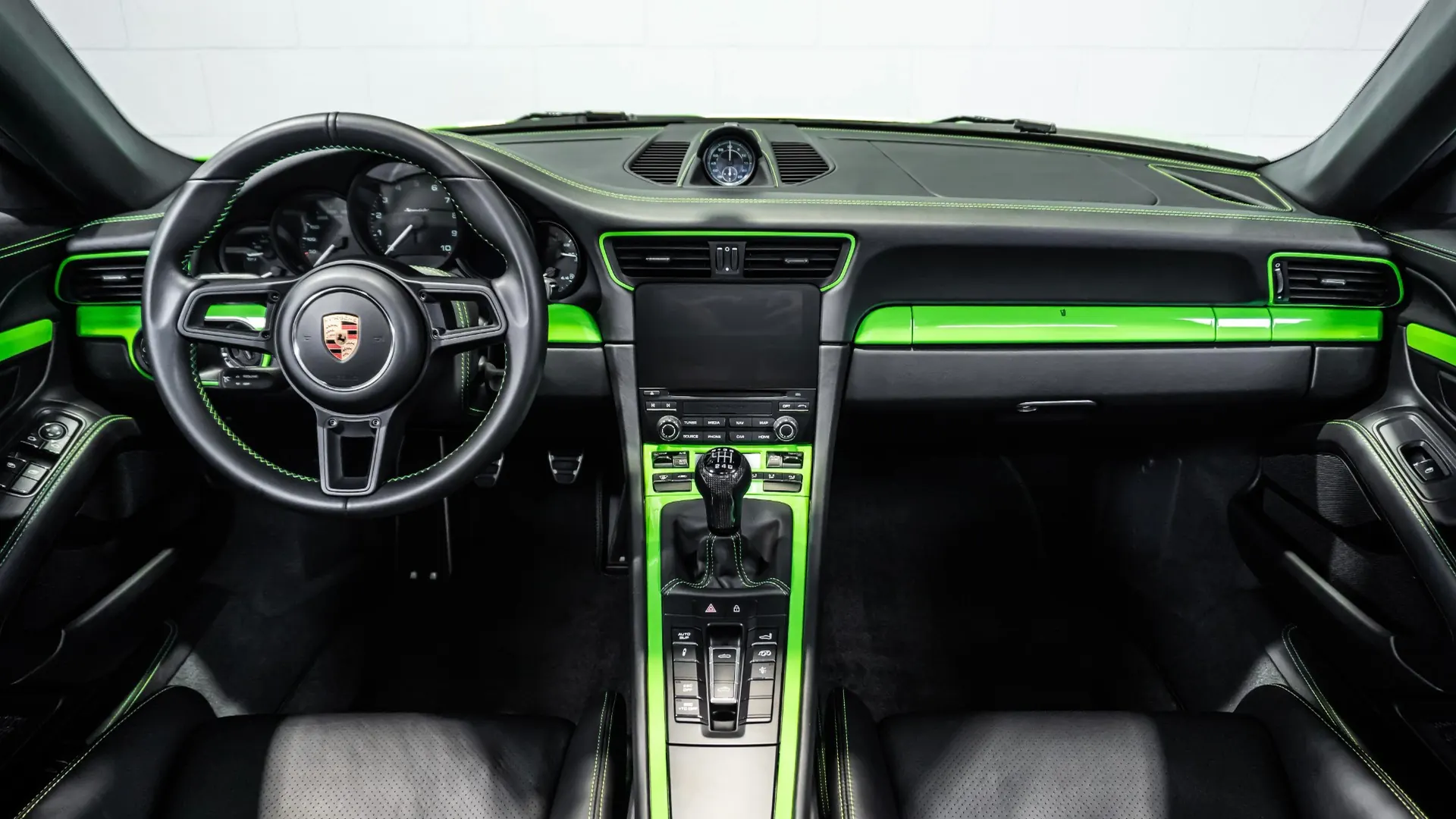 Porsche 911 — photo 10