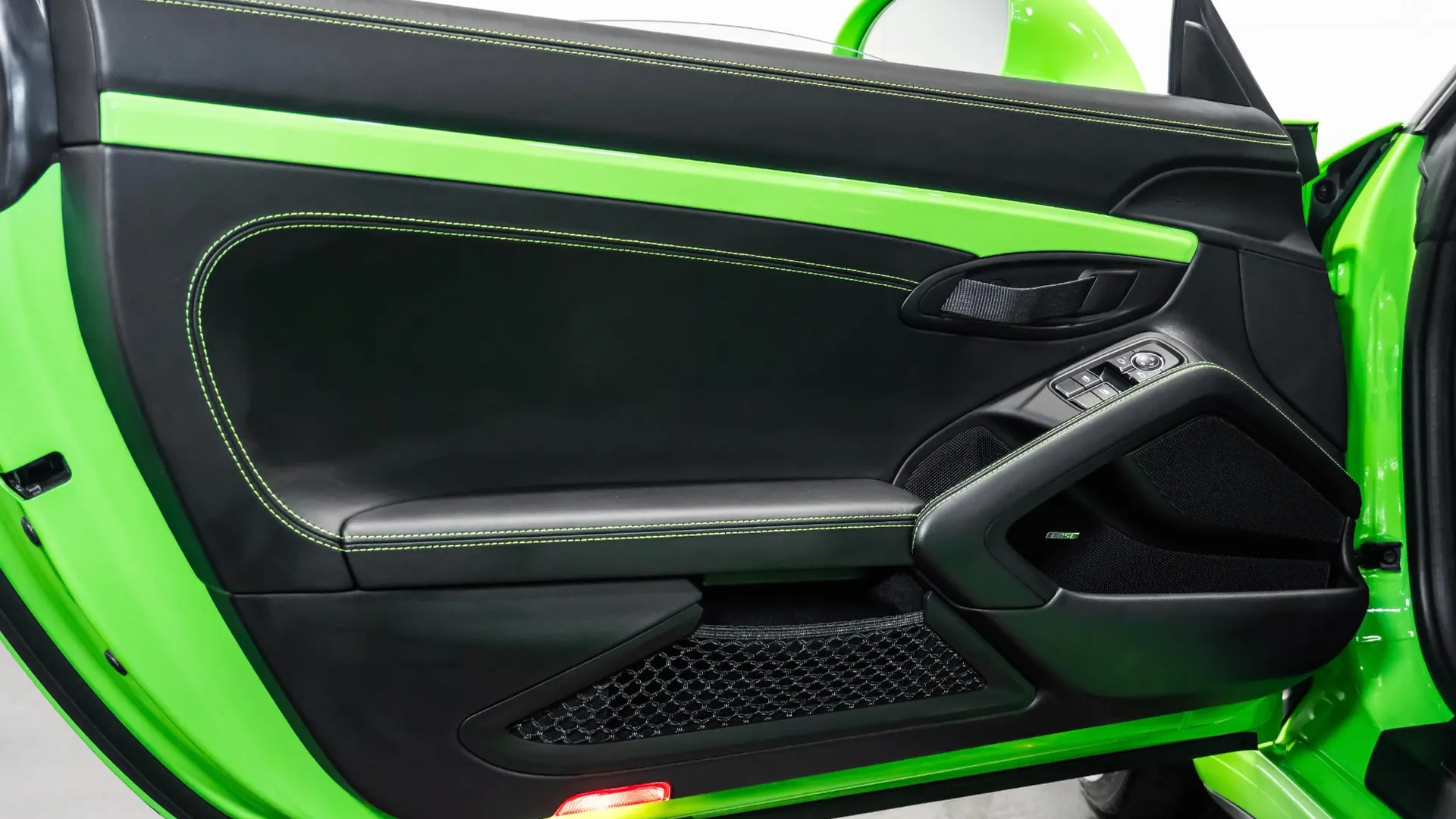 Porsche 911 — photo 15