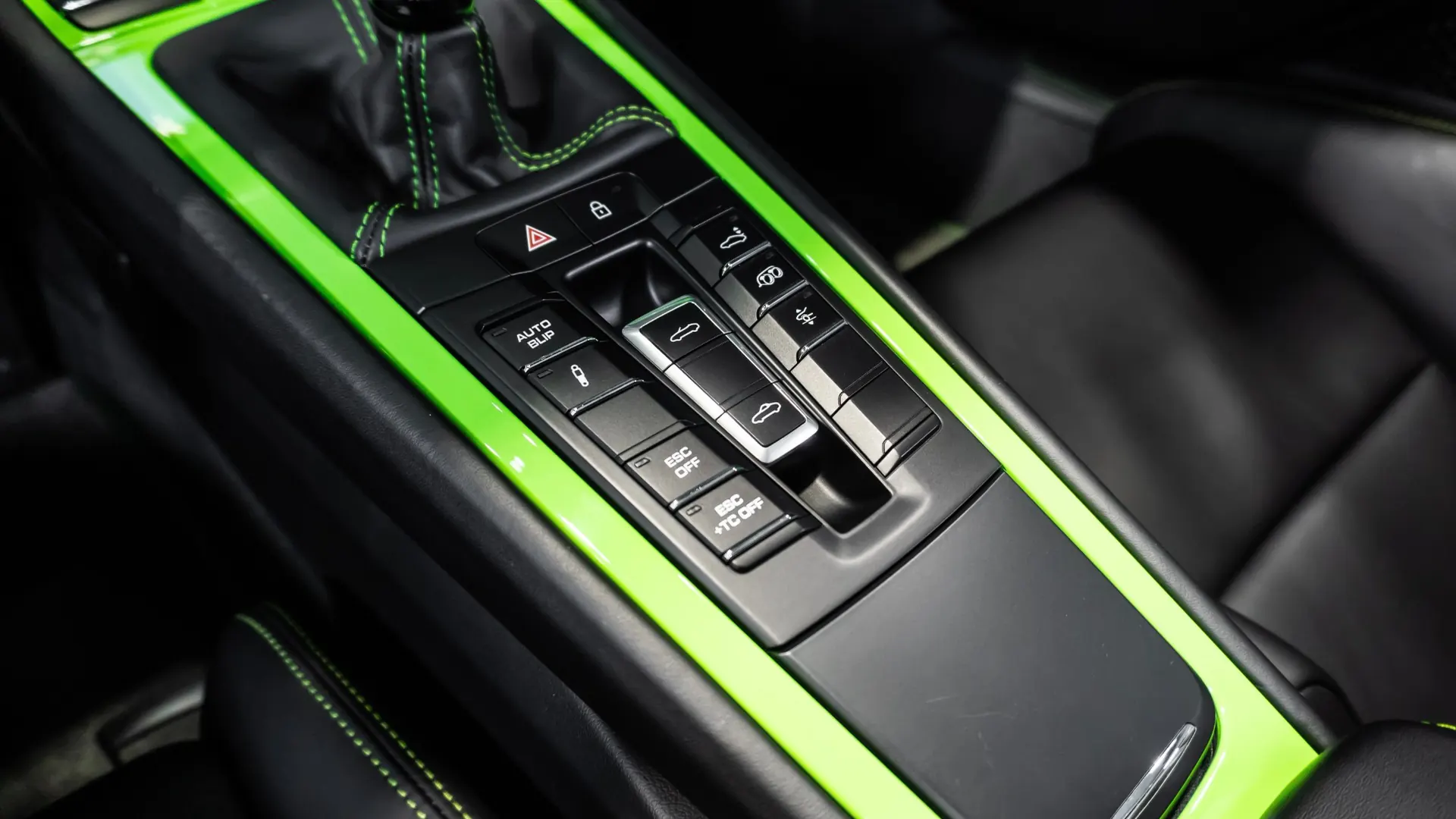 Porsche 911 — photo 24