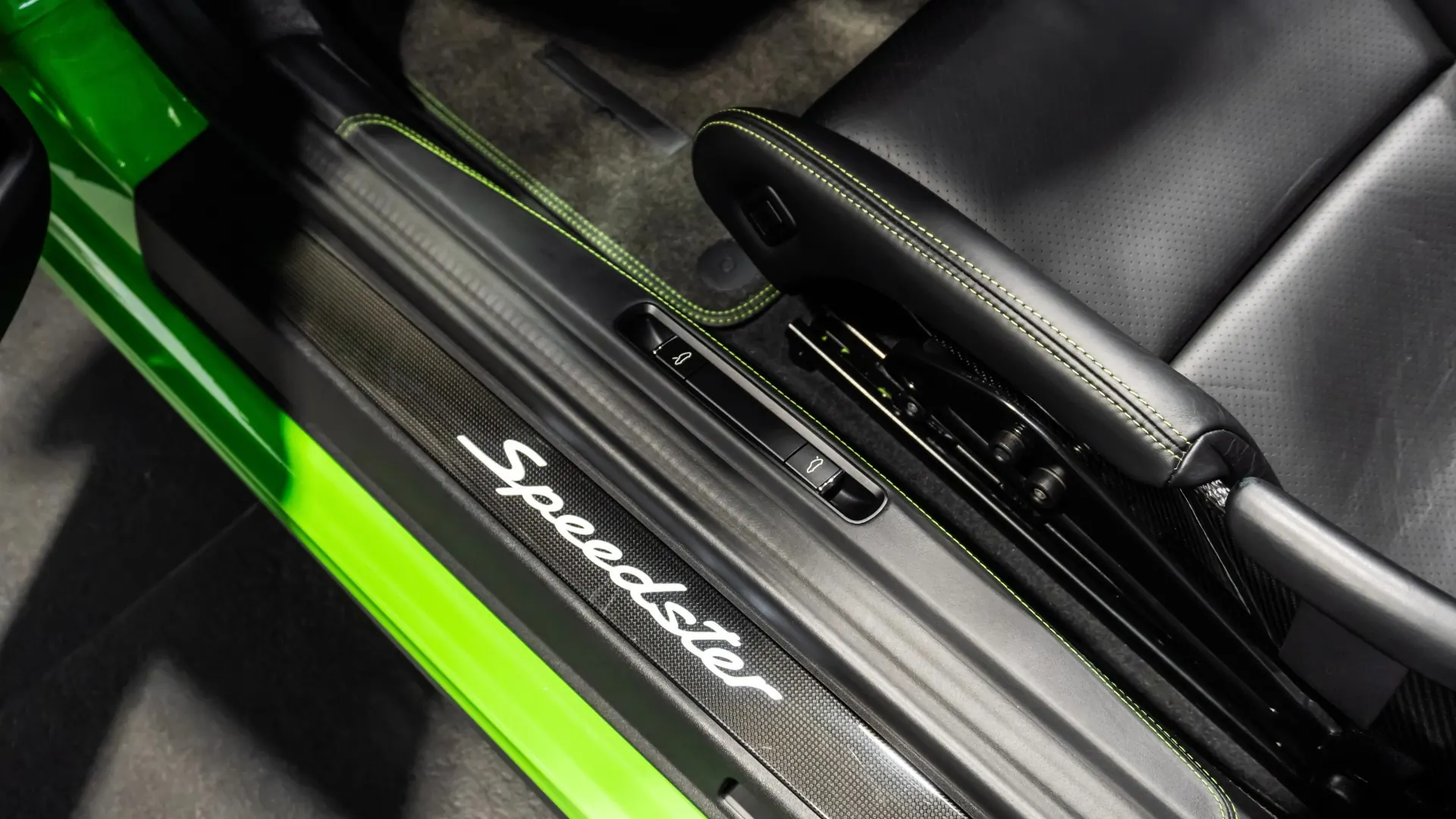 Porsche 911 — photo 16