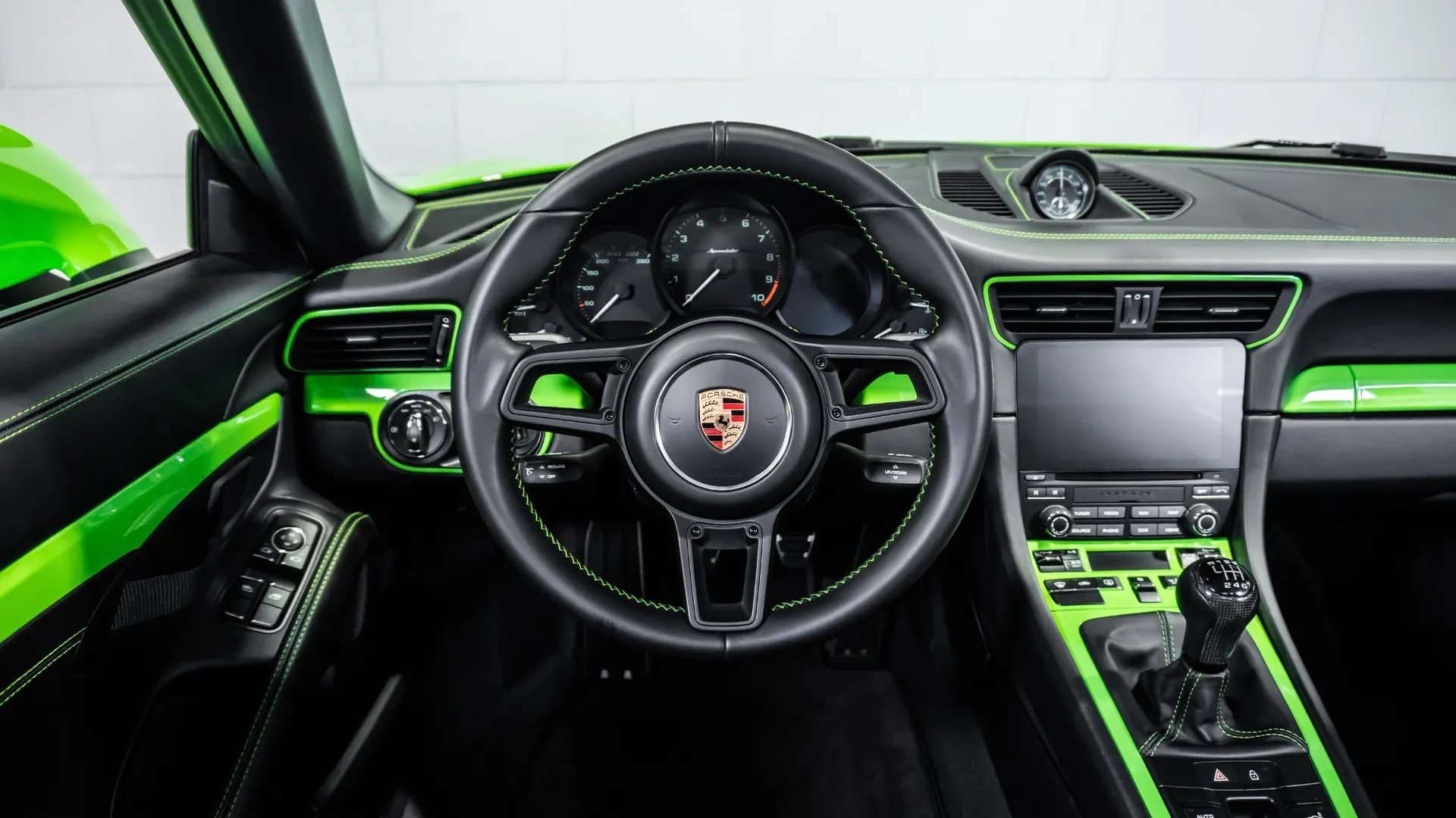 Porsche 911 — photo 19