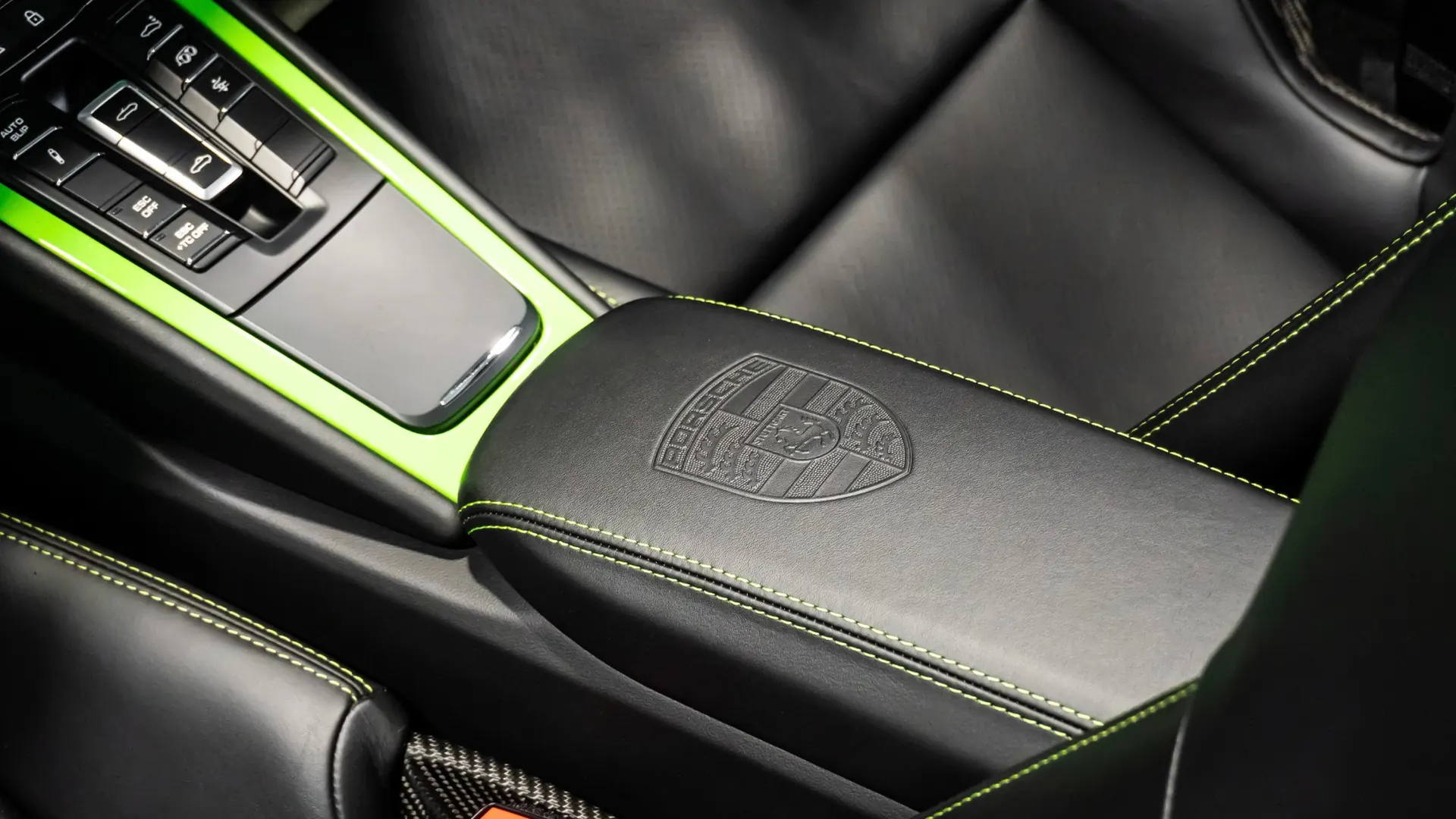Porsche 911 — photo 25