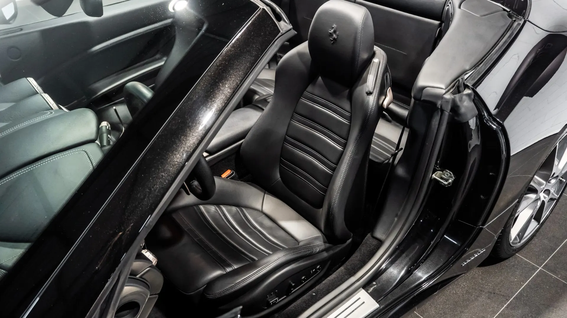Ferrari California — photo 17