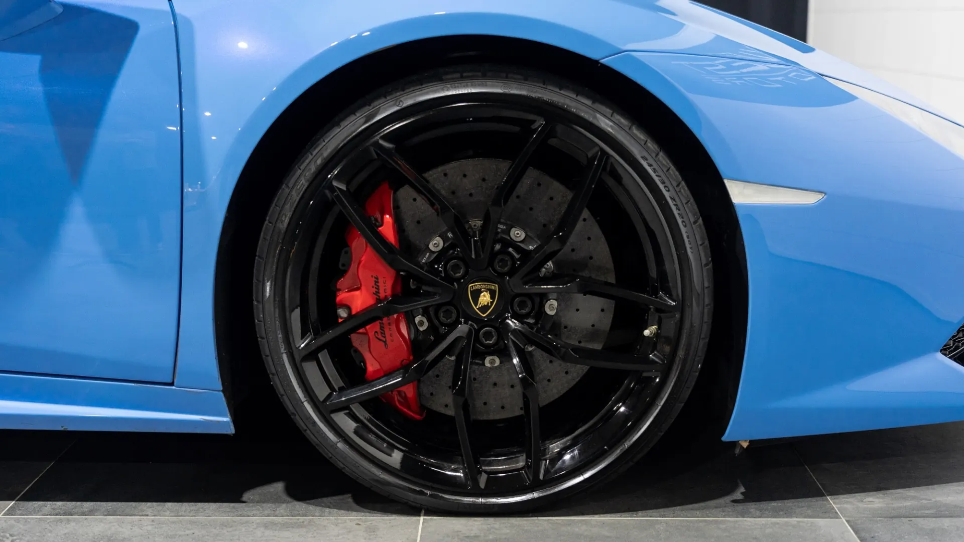 Lamborghini Huracan — photo 7