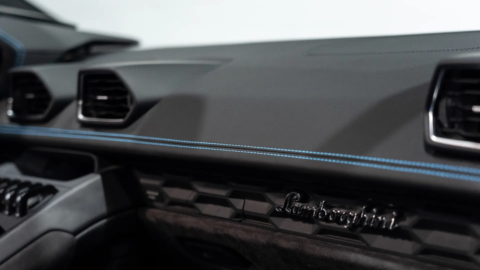 Lamborghini Huracan — photo 15