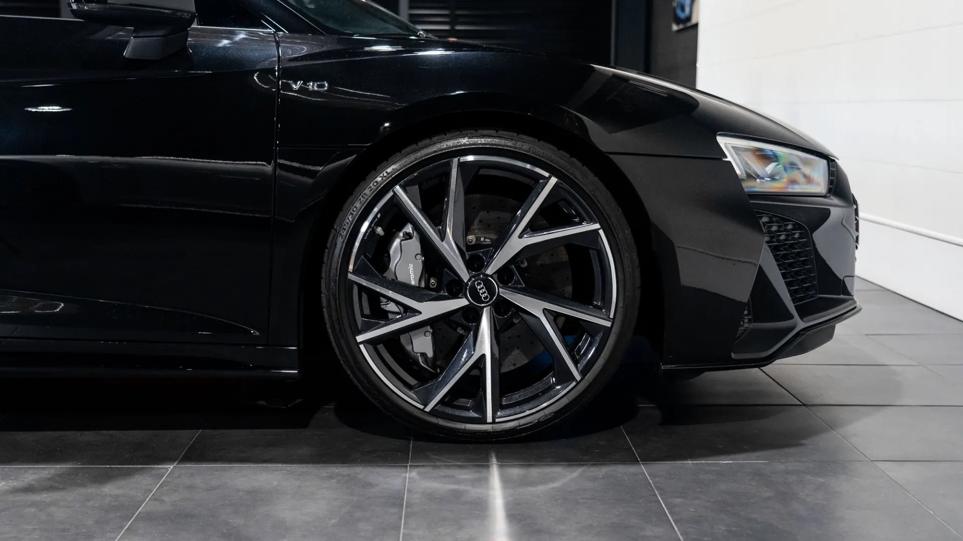 Audi R8 — photo 9