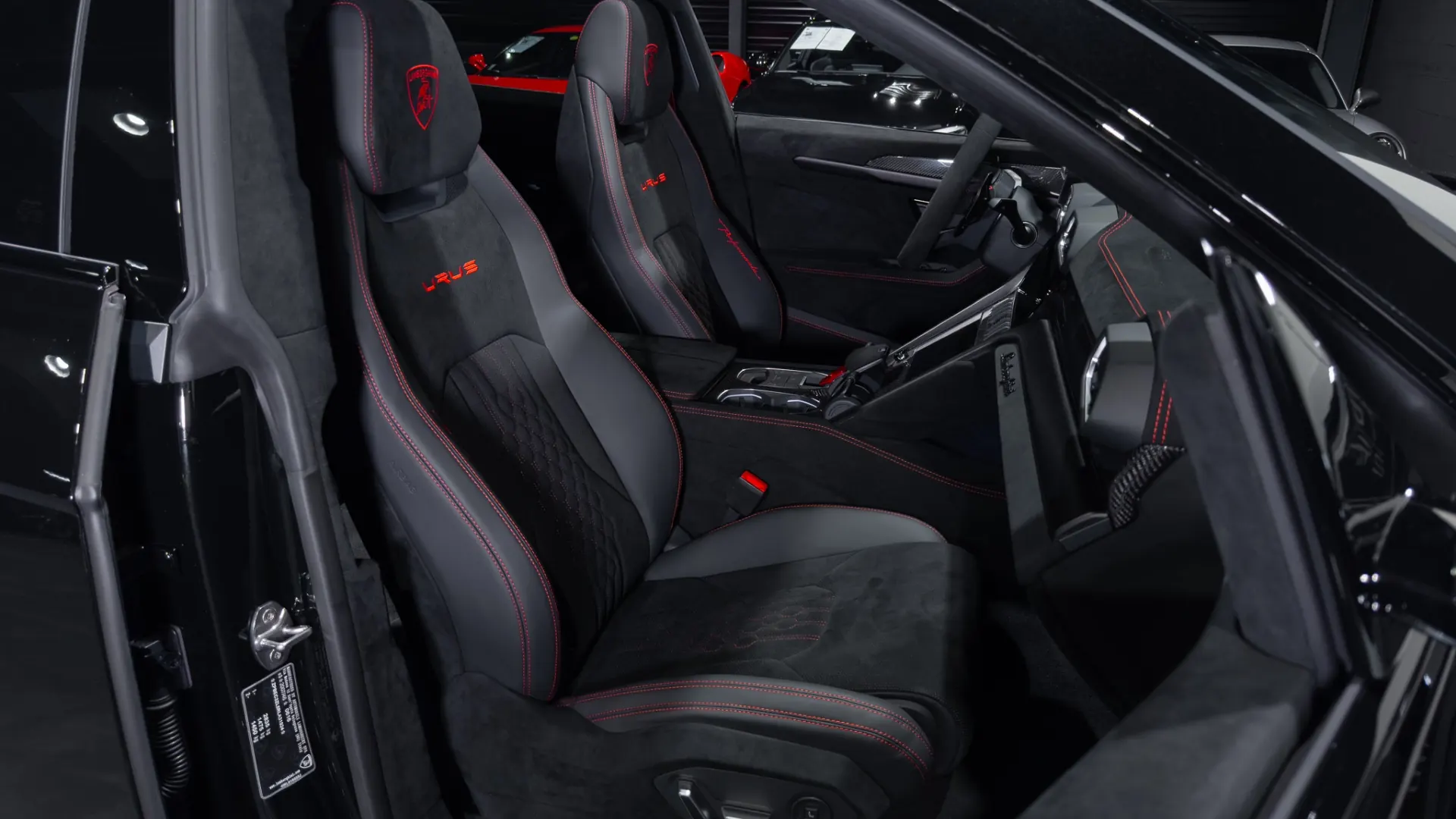 Lamborghini Urus — photo 17