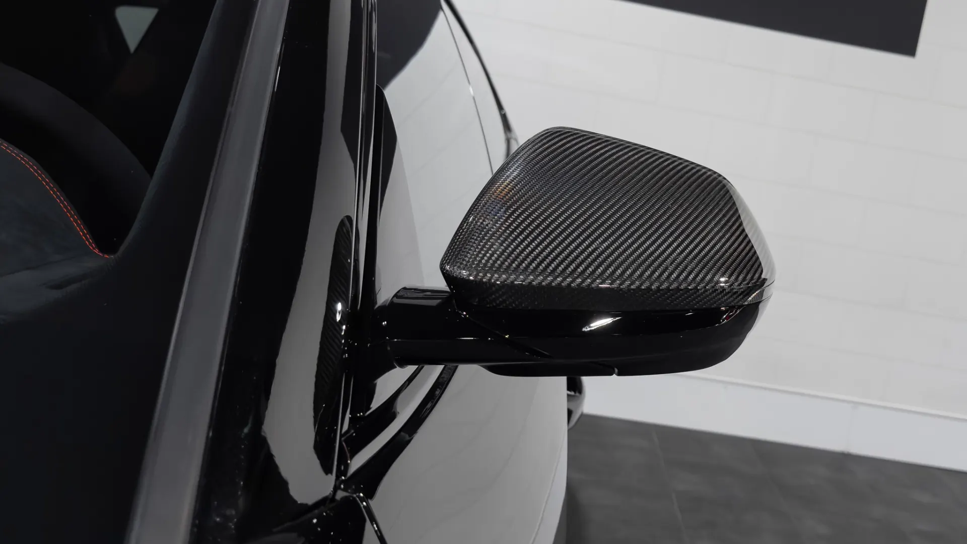 Lamborghini Urus — photo 12