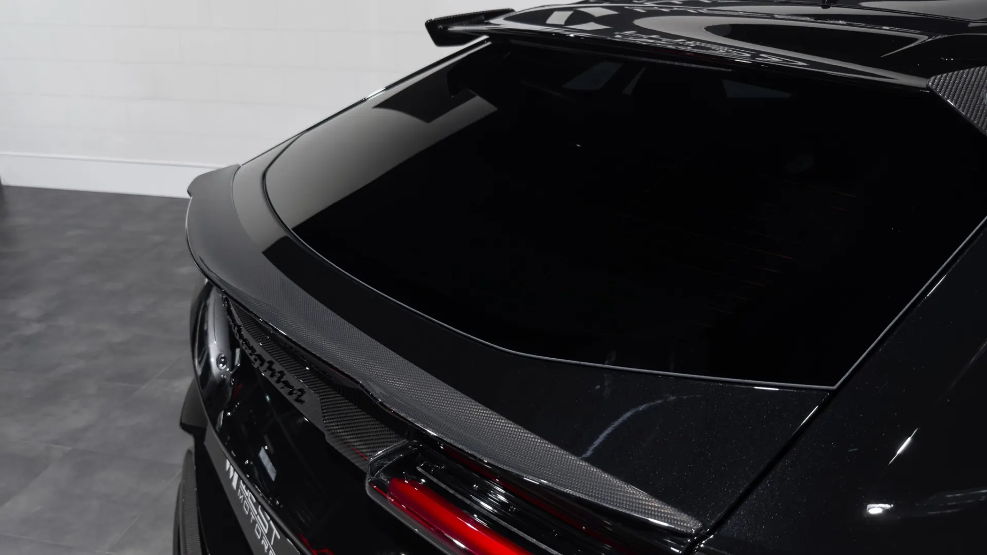 Lamborghini Urus — photo 7