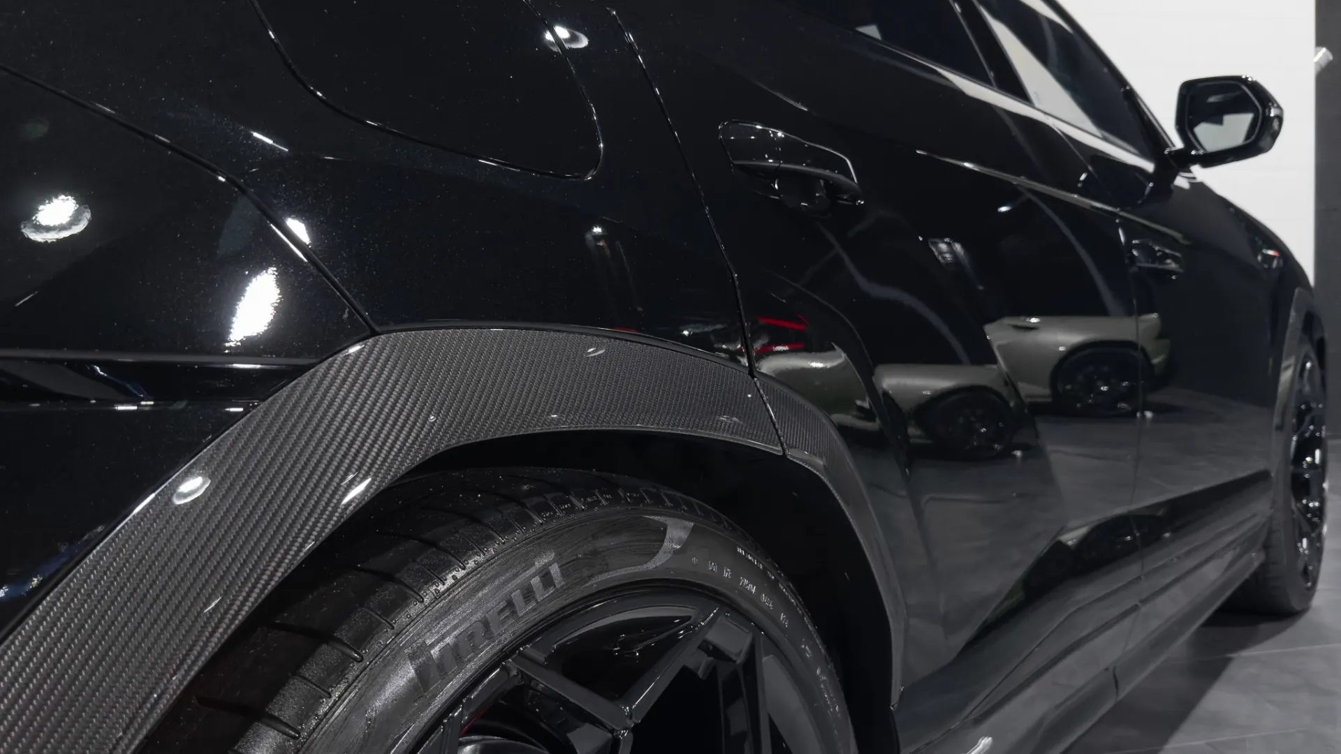 Lamborghini Urus — photo 10