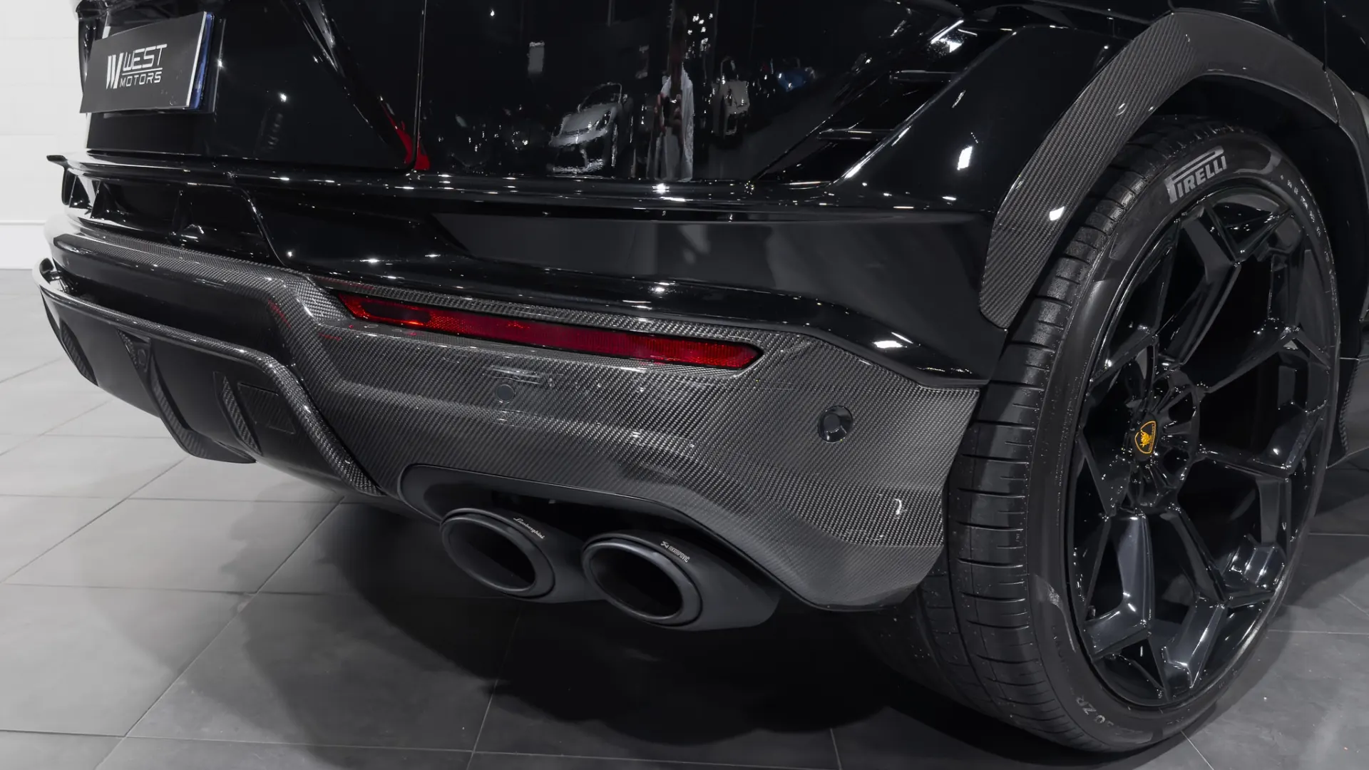 Lamborghini Urus — photo 9