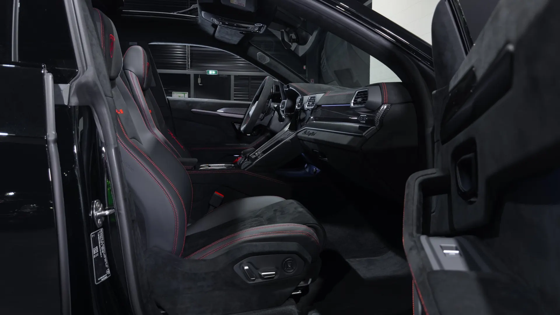 Lamborghini Urus — photo 16