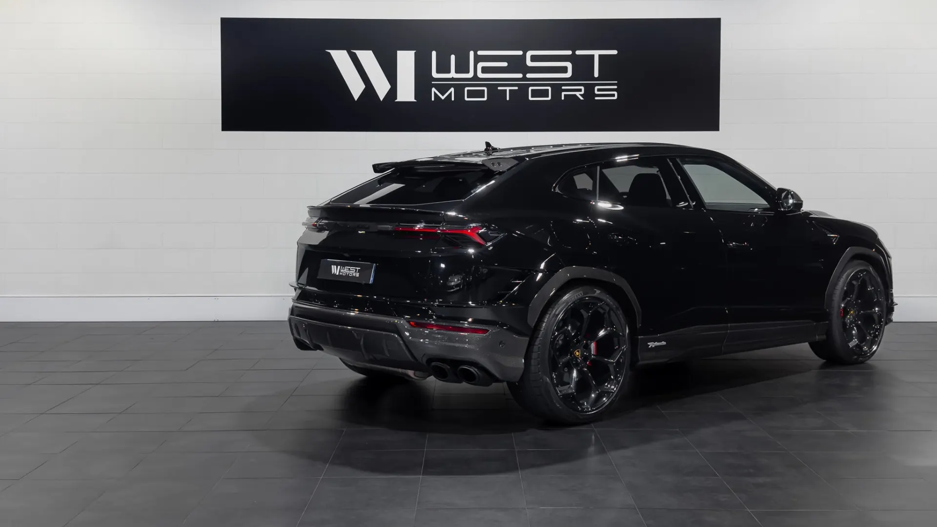 Lamborghini Urus — photo 4