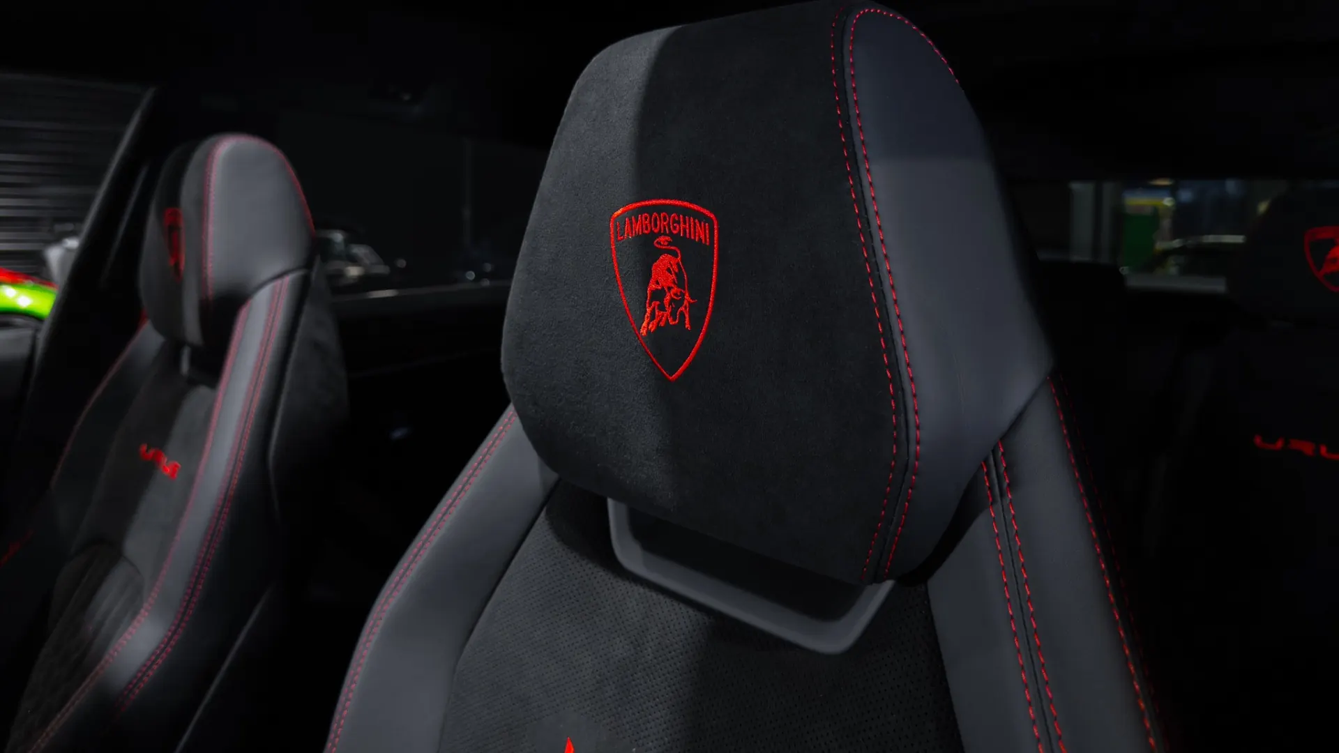 Lamborghini Urus — photo 19