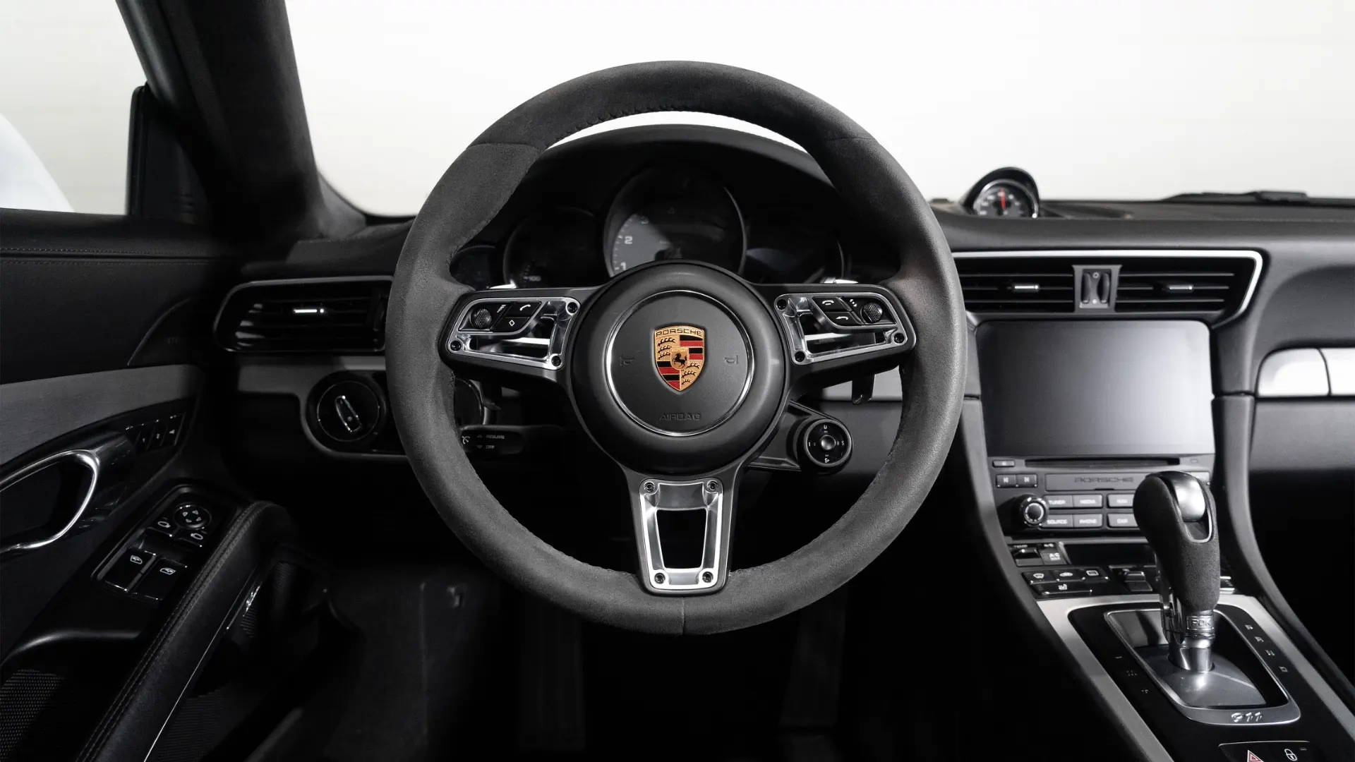 Porsche 911 — photo 13